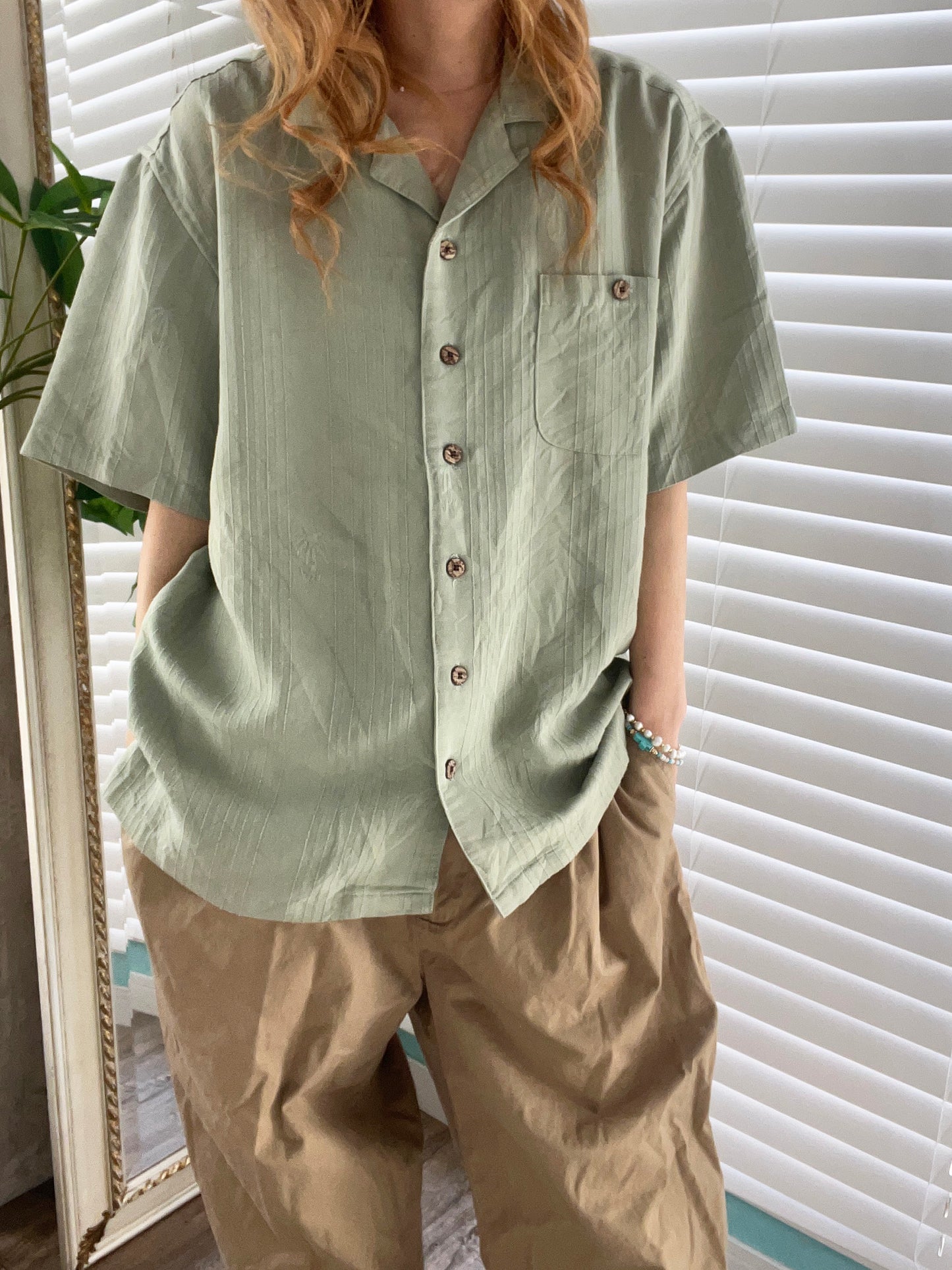 St.John's Bay Rayon Resort Shirt (men's M)