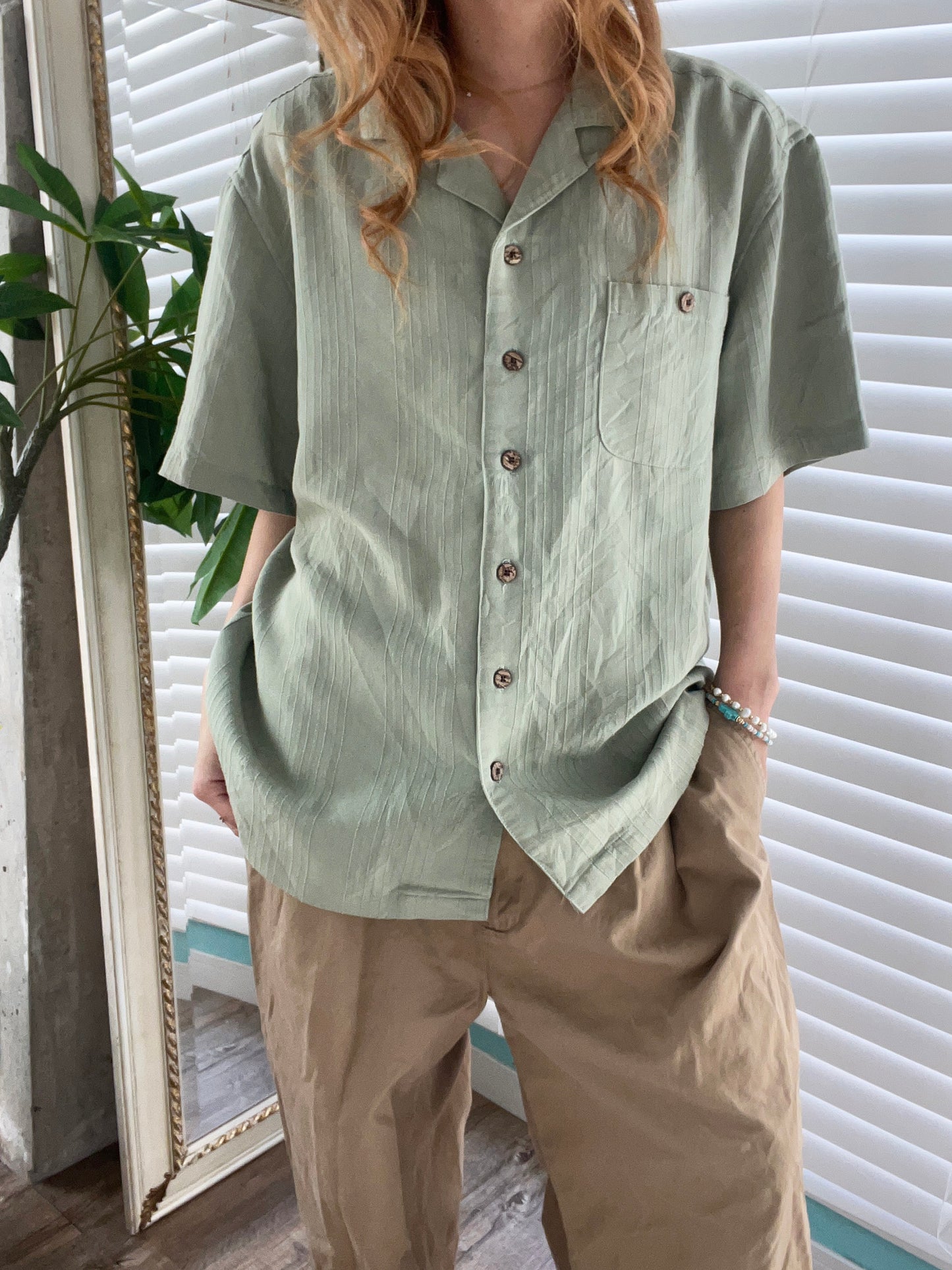 St.John's Bay Rayon Resort Shirt (men's M)