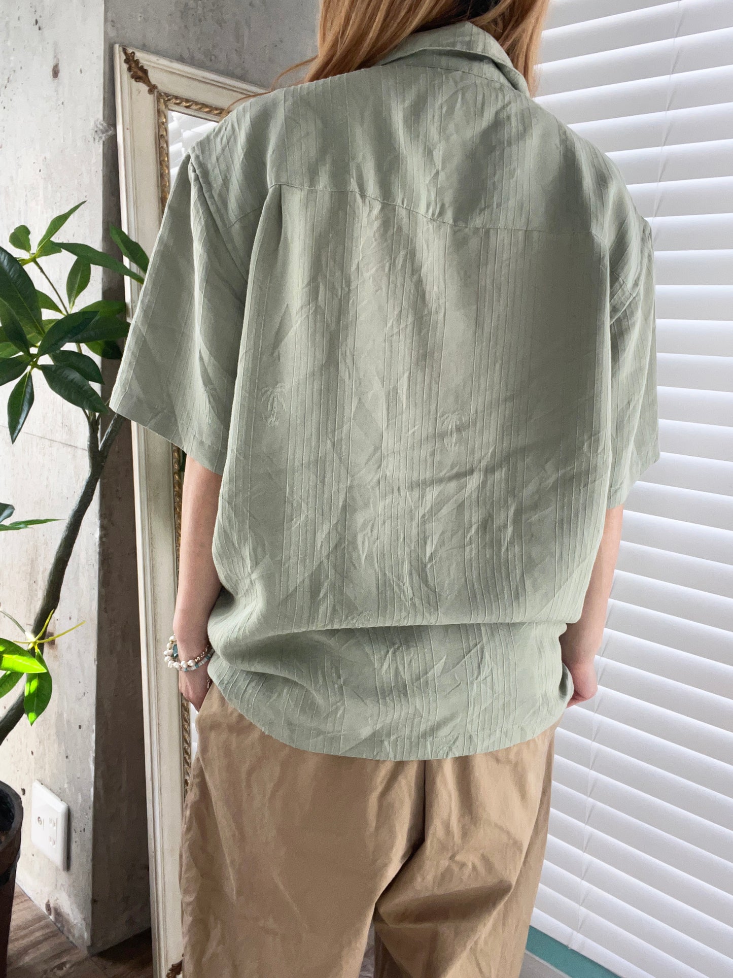 St.John's Bay Rayon Resort Shirt (men's M)