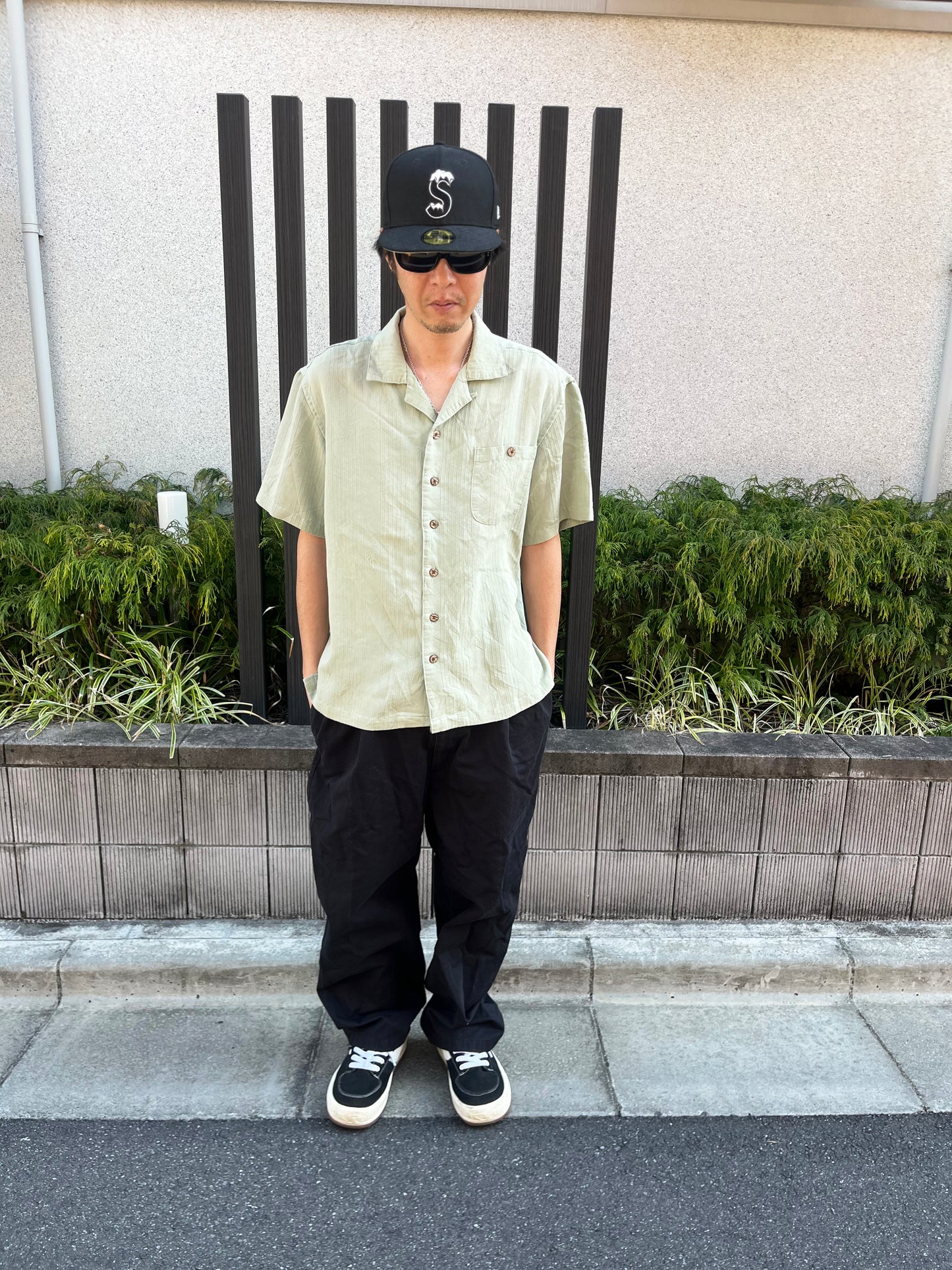 St.John's Bay Rayon Resort Shirt (men's M)