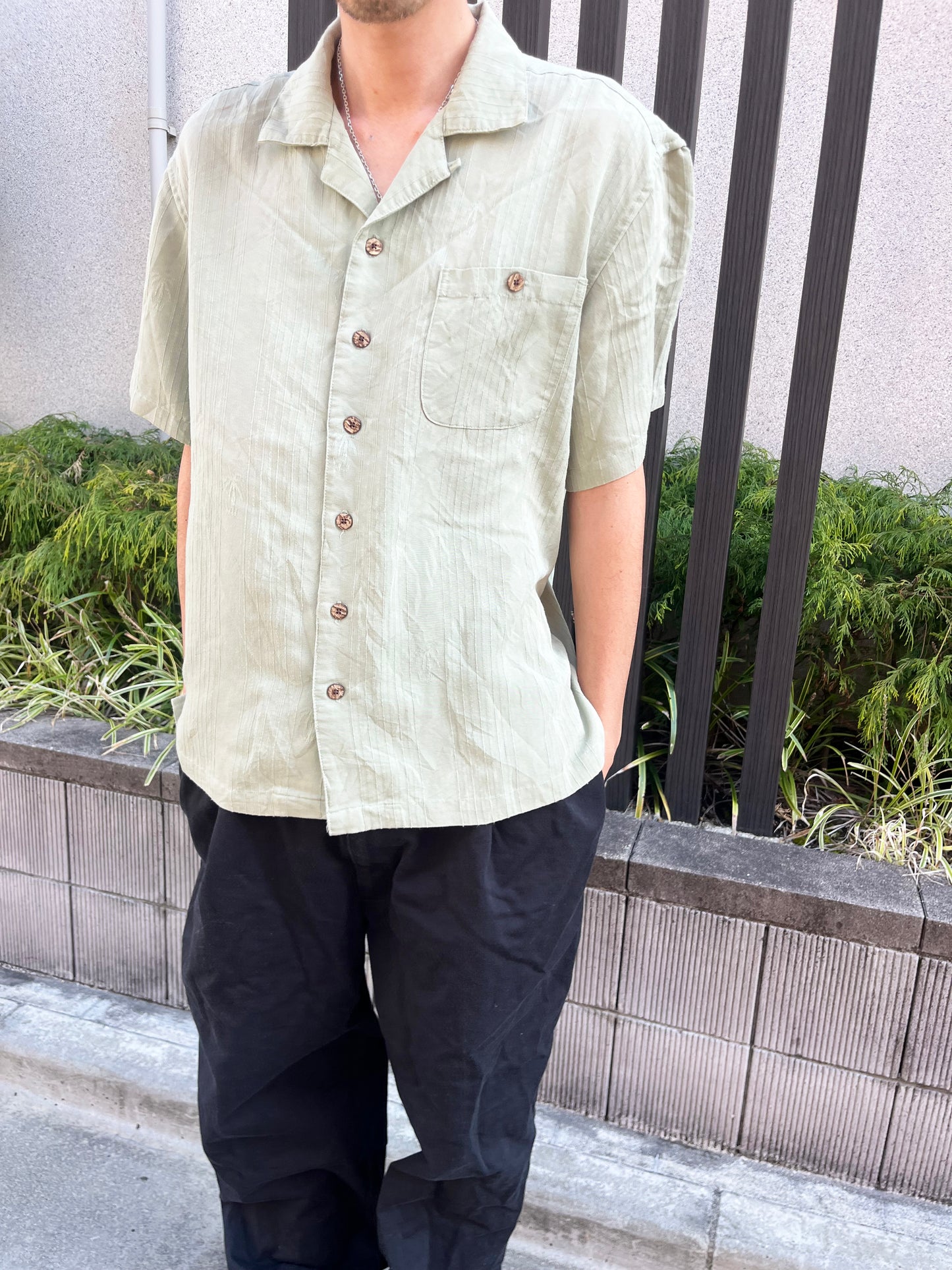 St.John's Bay Rayon Resort Shirt (men's M)