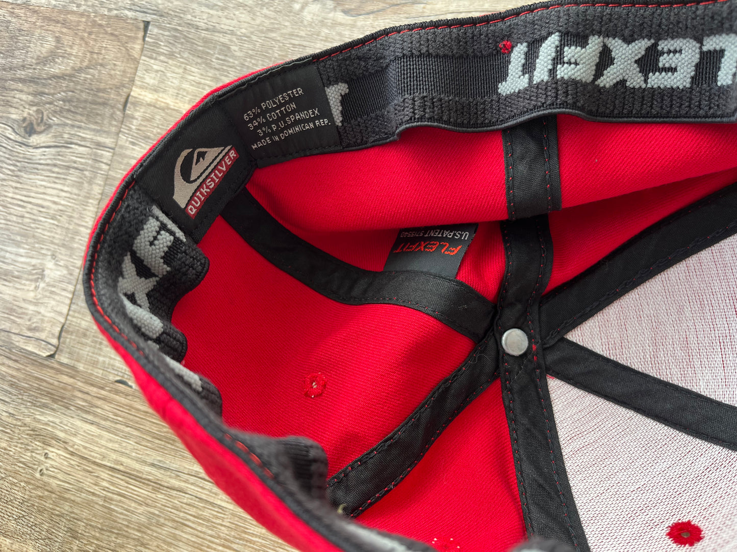 【USED】Quiksilver FLEXFIT Cap Red