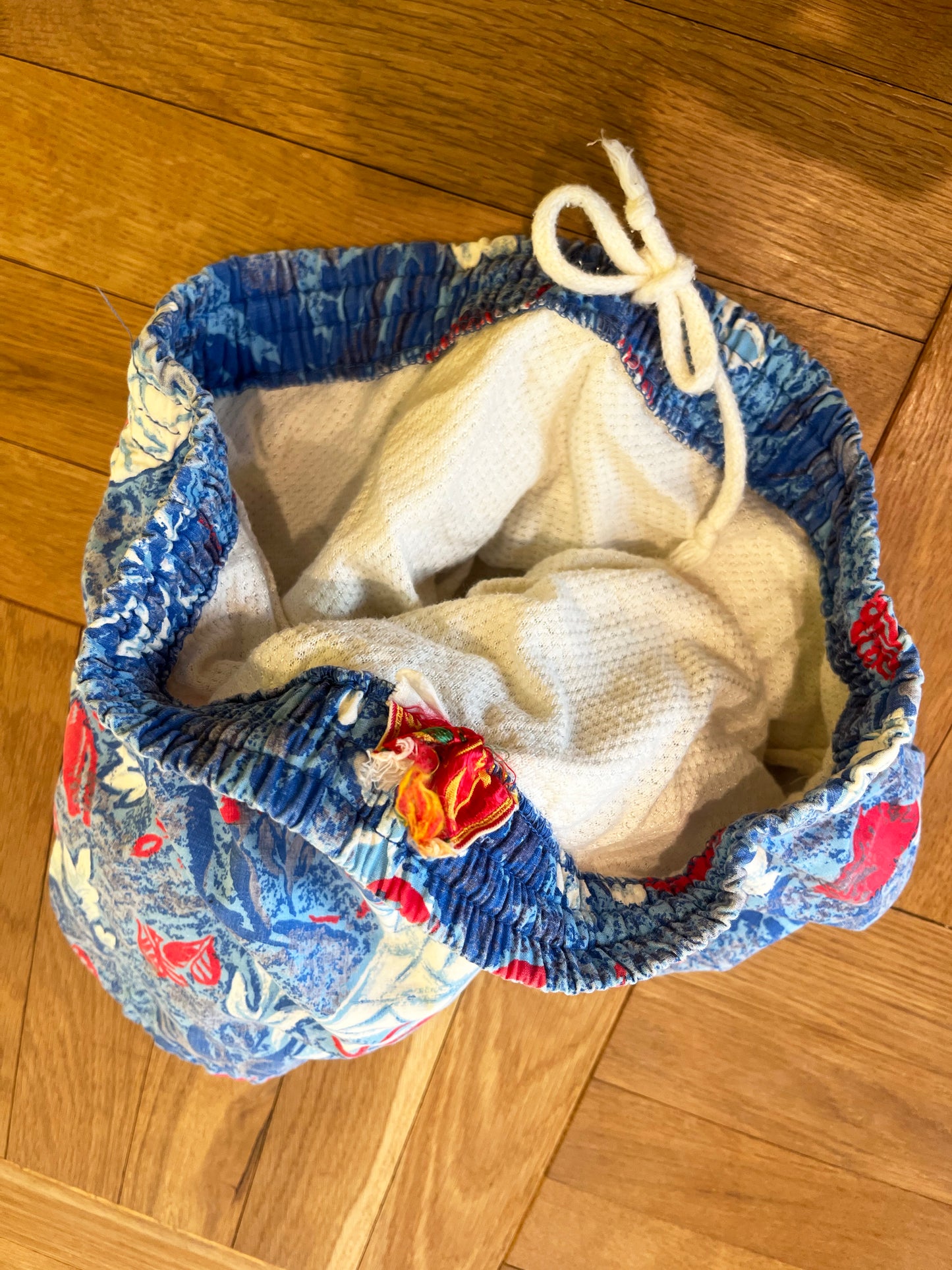 【EURO vintage】Laguna BLUE FLOWER beach shorts (size S)