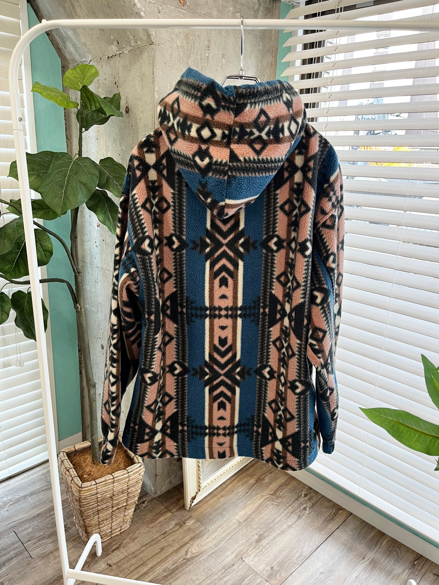 Euro vintage Native Patarn patterns Fleece Hoodie (size M)