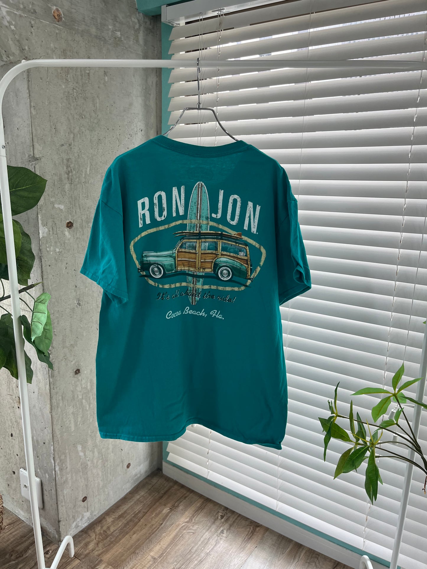 10's Ronjon Surf Shop Surf T-shirt (men's L)