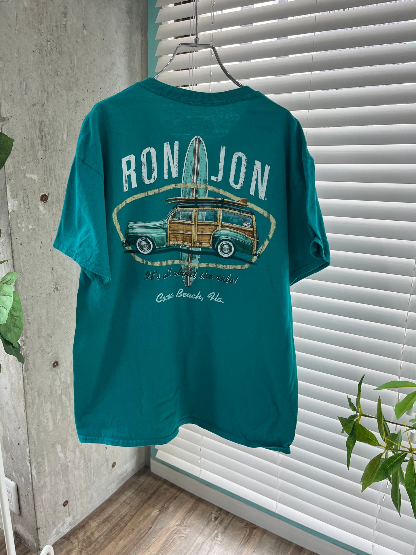 10's Ronjon Surf Shop Surf T-shirt (men's L)