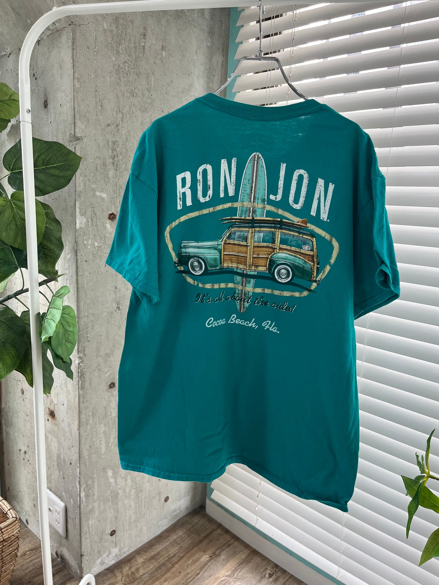 10's Ronjon Surf Shop Surf T-shirt (men's L)