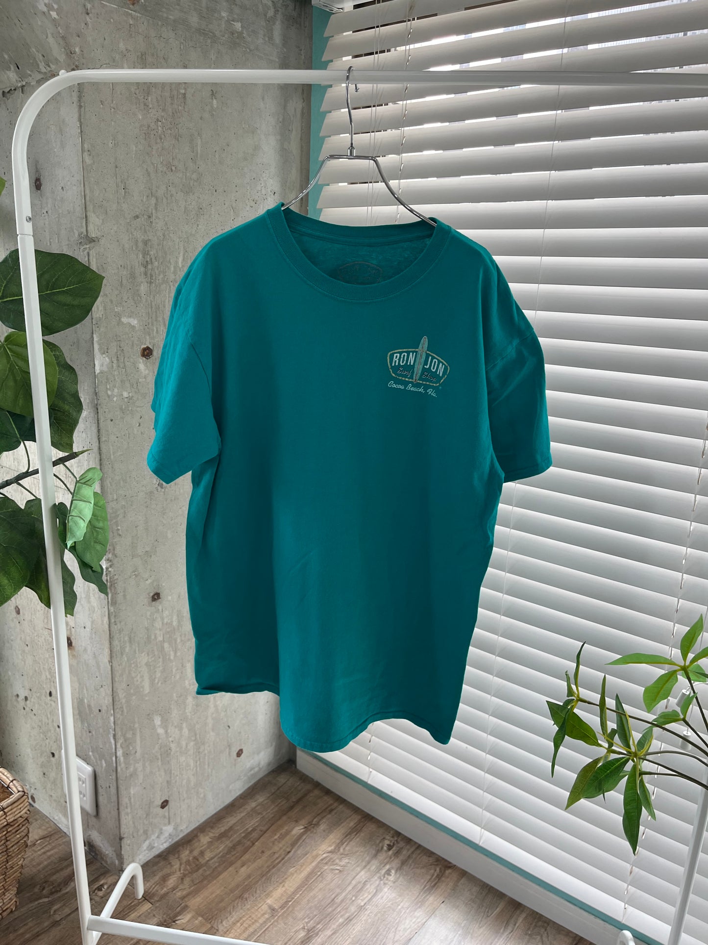 10's Ronjon Surf Shop Surf T-shirt (men's L)