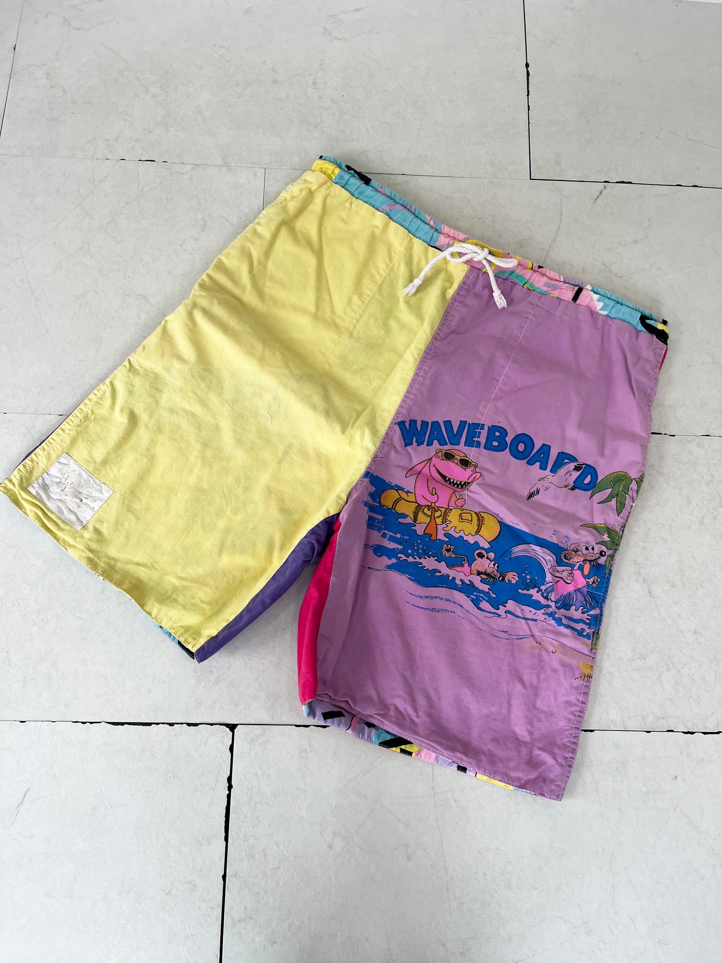 80's Wave Board Reversible Cotton Beach Shorts (men's XXL相当)
