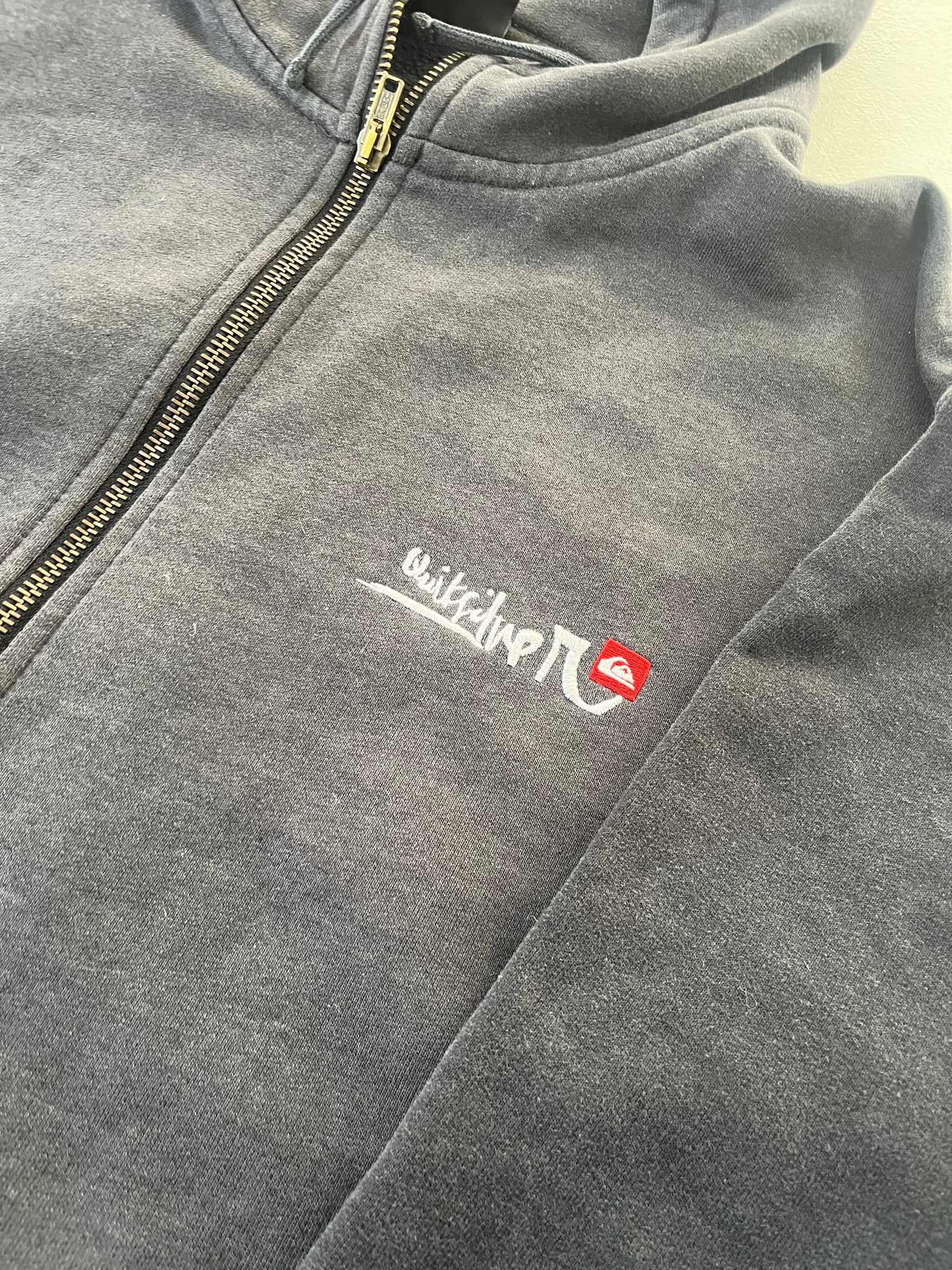Early 2000's Quiksilver Cotton Full zip Hoodie (men's L)