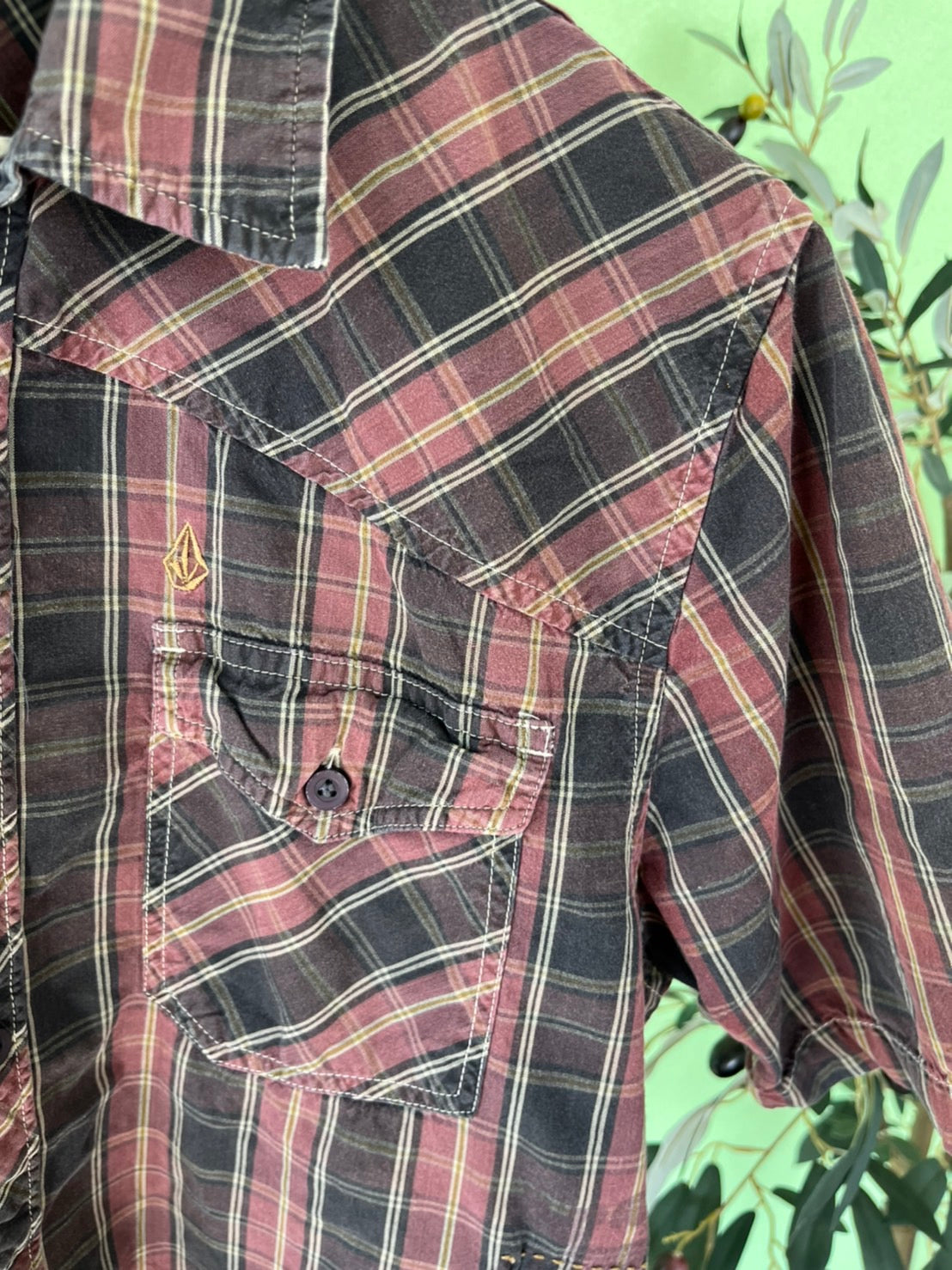 【VOLCOM】USED VOLCOM Short sleeve shirts (men's S)