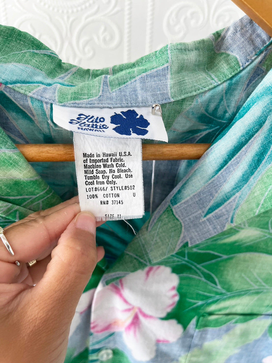 【Hilo Hattie Hawaii】 All Over Pattan cottton Aloha Shirt (men's XL)