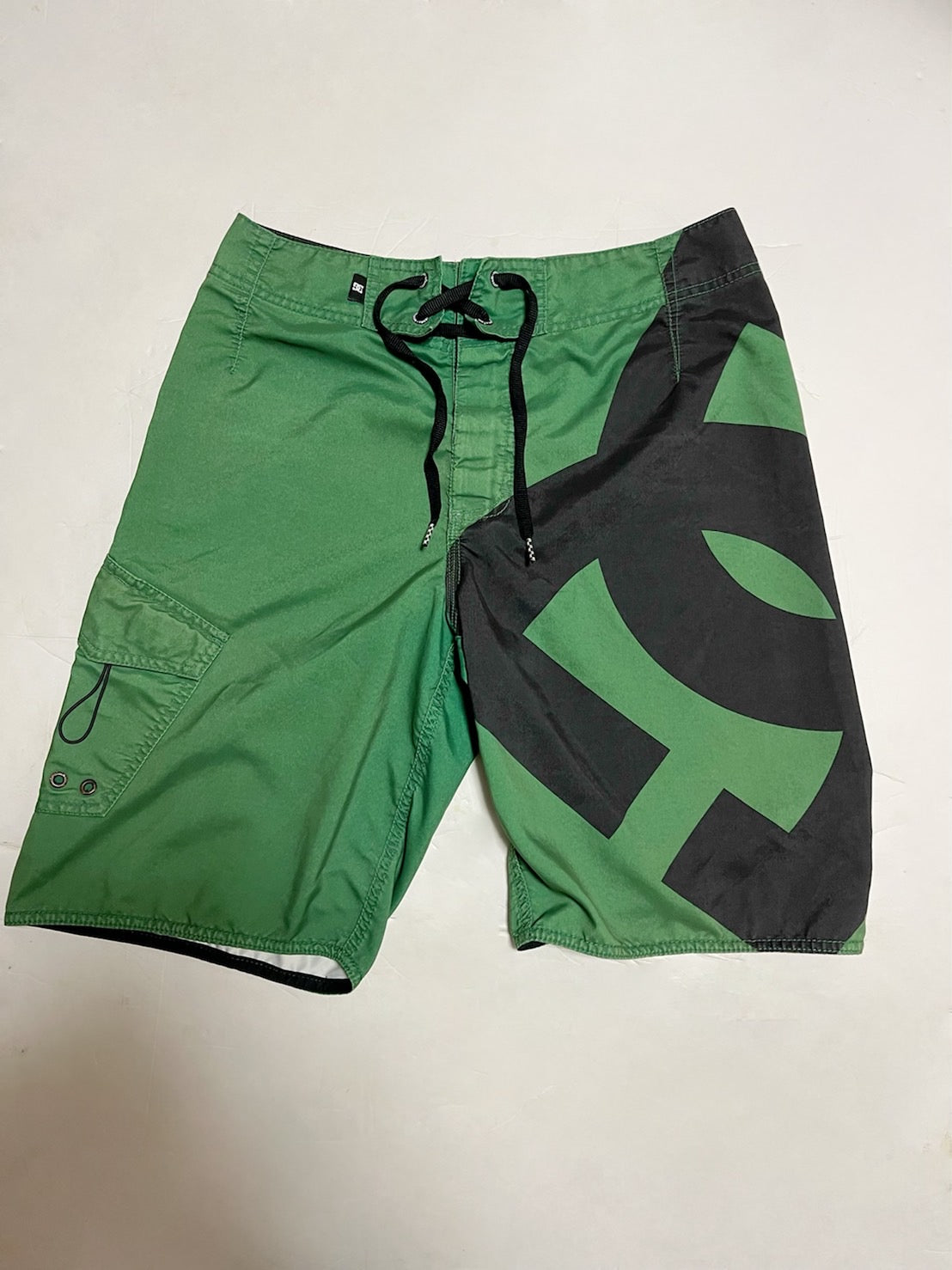 【DC shoes】USED 90's DC shoes Board Shorts