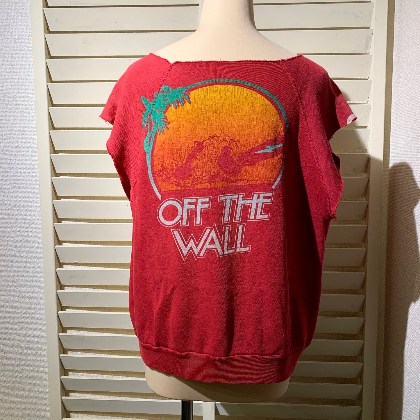 80's vintage off the wall cut off sweatshiirt