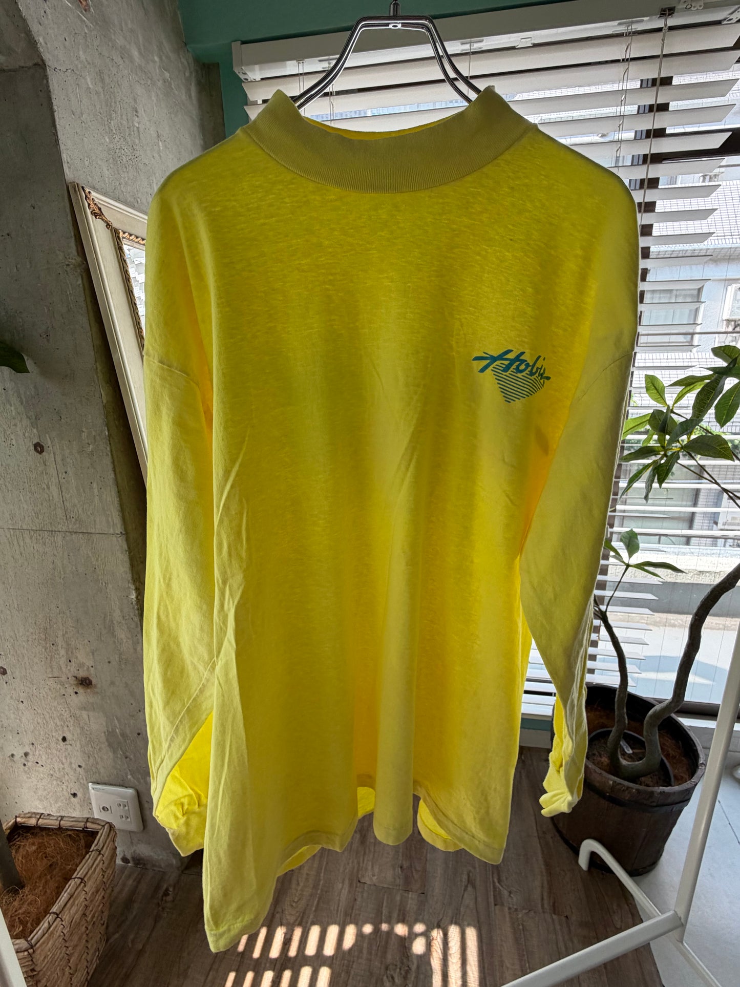 80's Hobie Muck neck Long Sleeve Tee size L