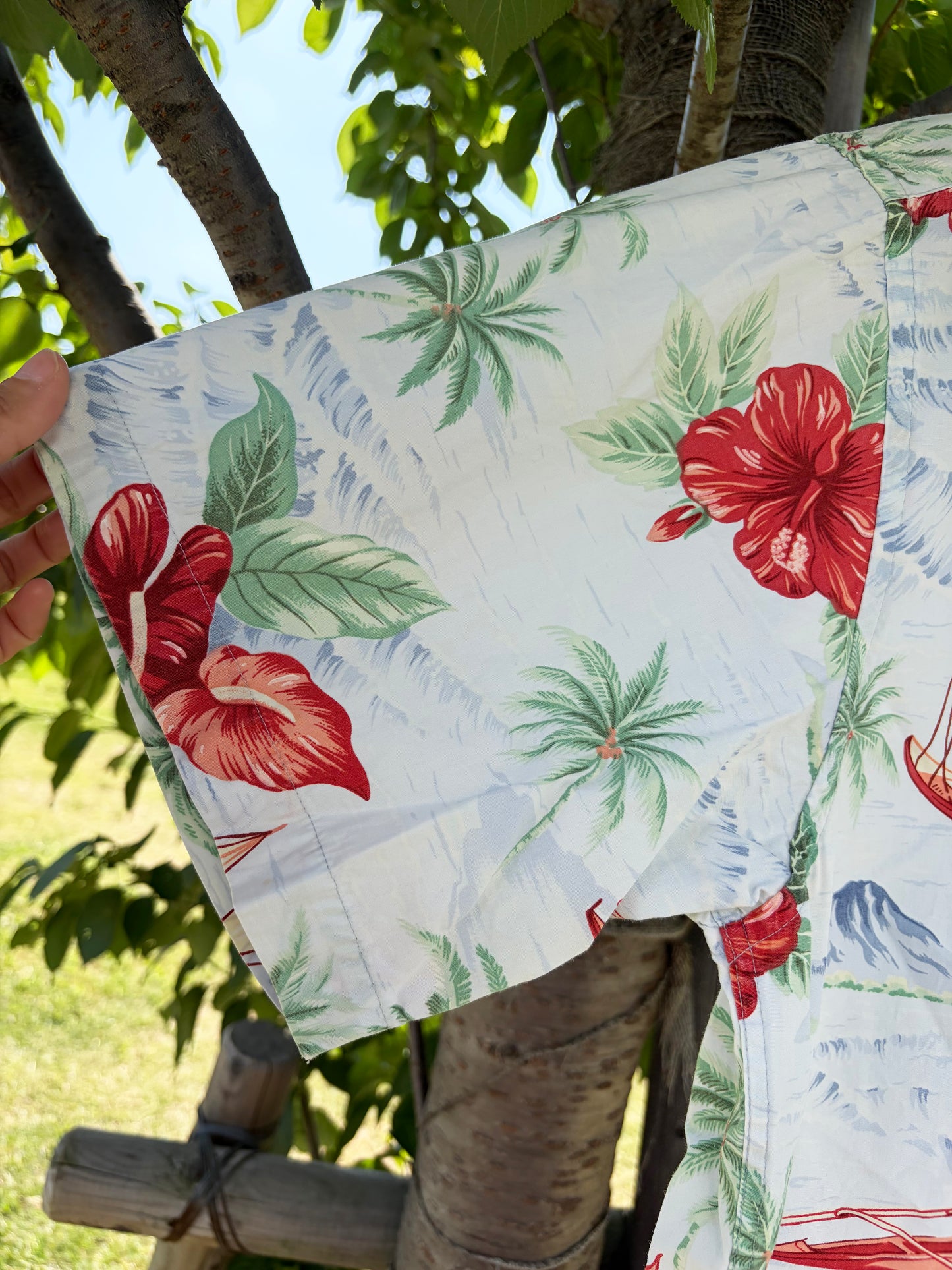 CAMPIA MODA All Over Pattan Cotton Aloha Shirt (men's M)