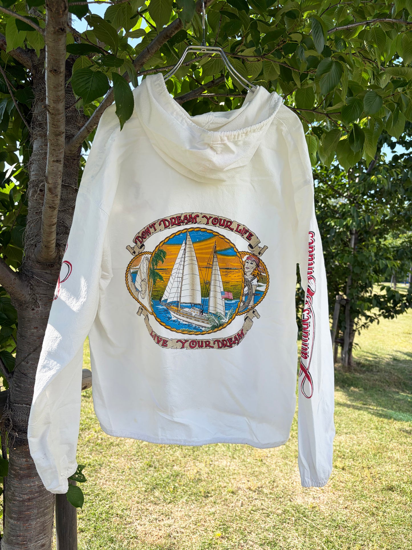 「Don't Dream your life, Live your dream」Beach Hoodie (men's M)