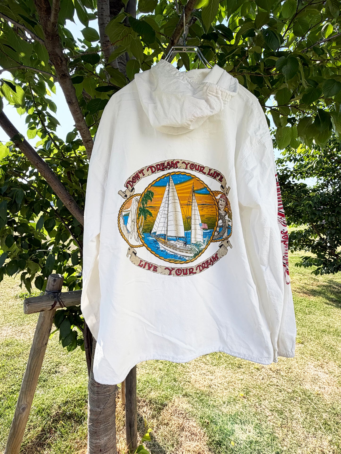「Don't Dream your life, Live your dream」Beach Hoodie (men's M)