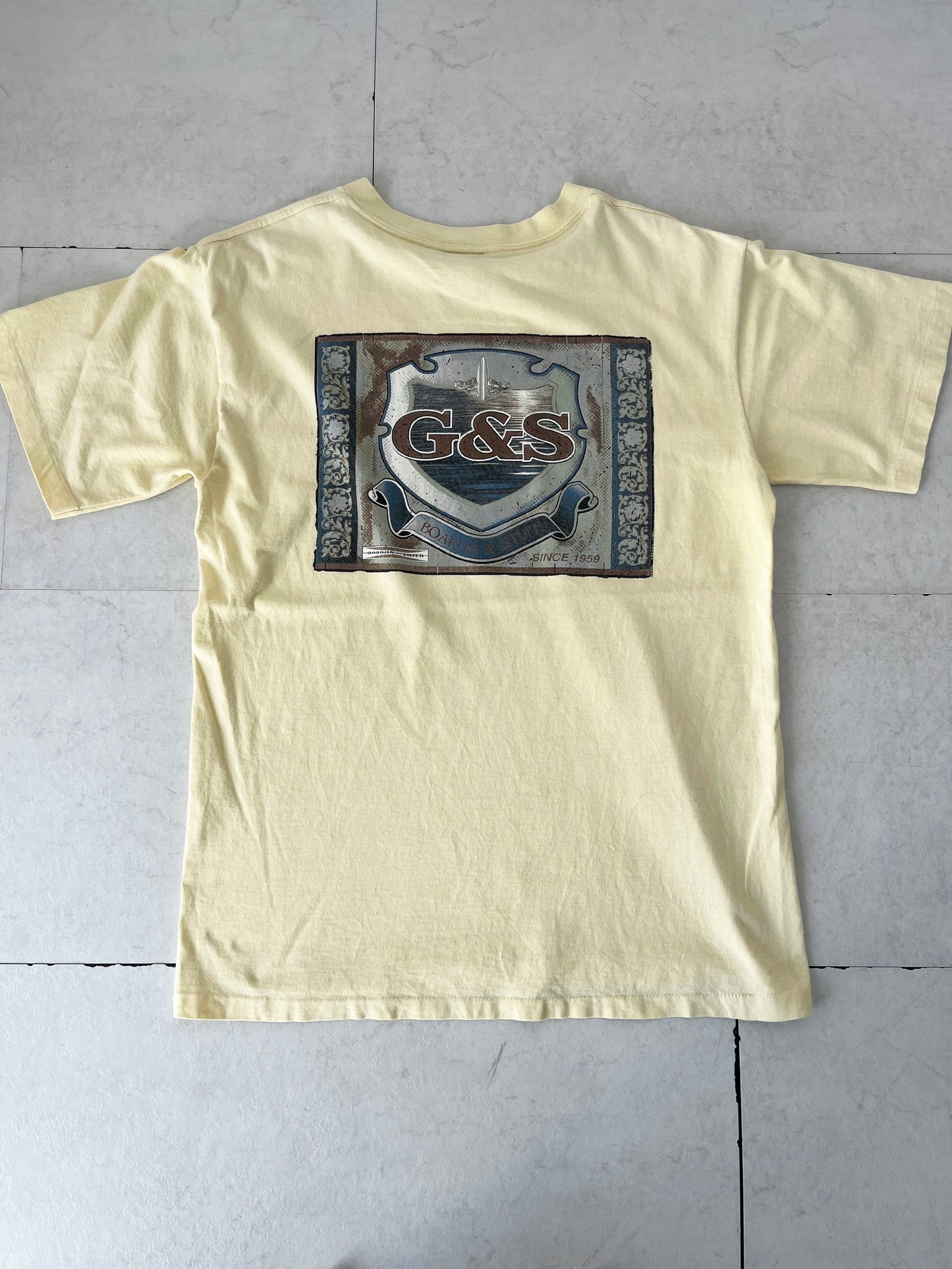 90's Gordon and smith Boards & Stuff T-shirt (men's L)