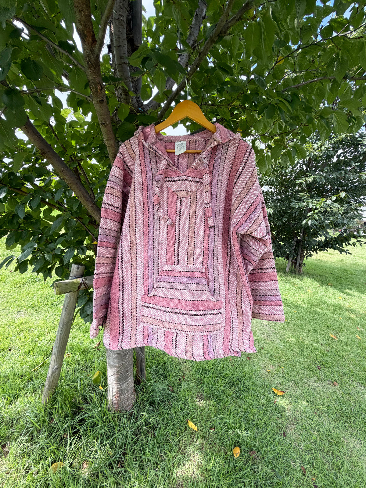 Baja Sol Pink Multi Stripe Baja Hoodie (size men's XL)