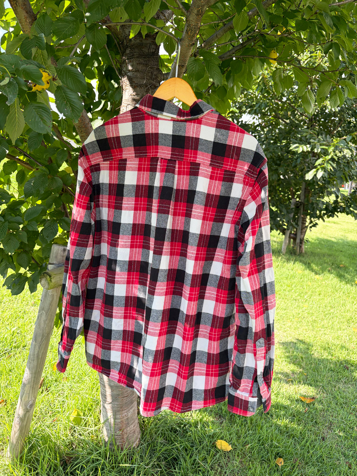 Eddie Bauer Relaxed Fit Light Flannel Shirt (men's XL)