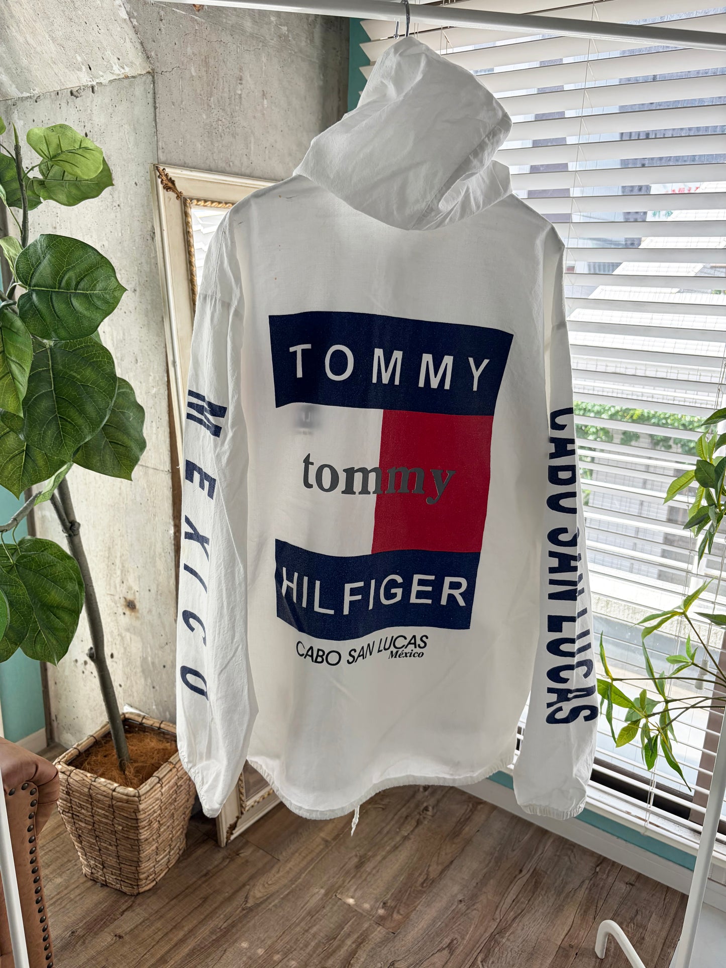 Tommy Hilfiger CABO SAN LUCAS MEXICO Cotton Beach Hoodie（men's M相当）※汚れあり
