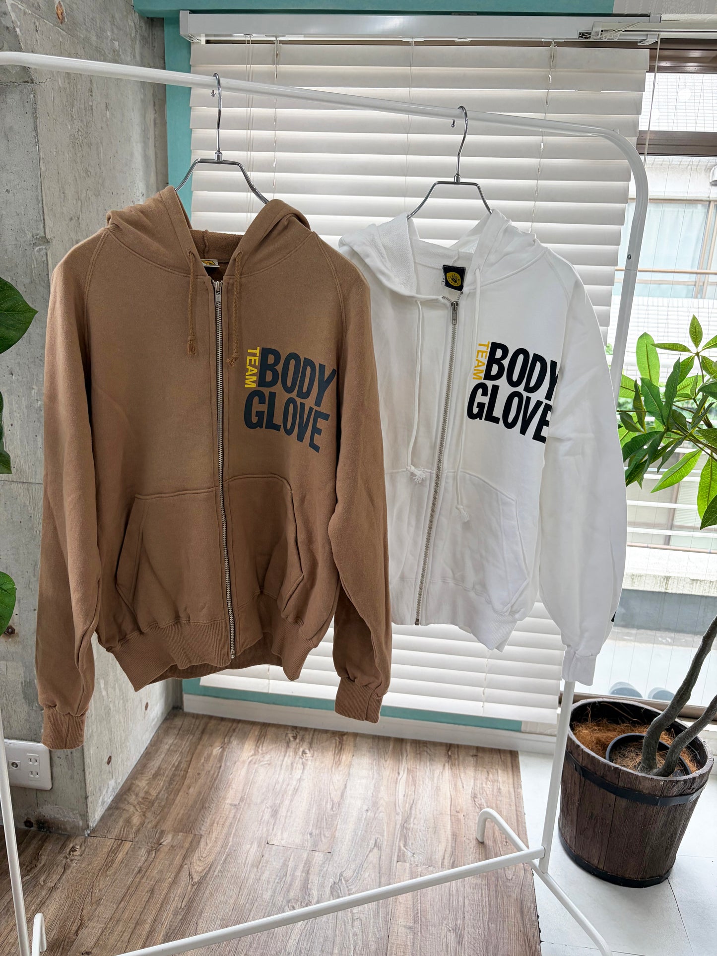 90's BODY GLOVE Zip-up Hoodie white (size M)