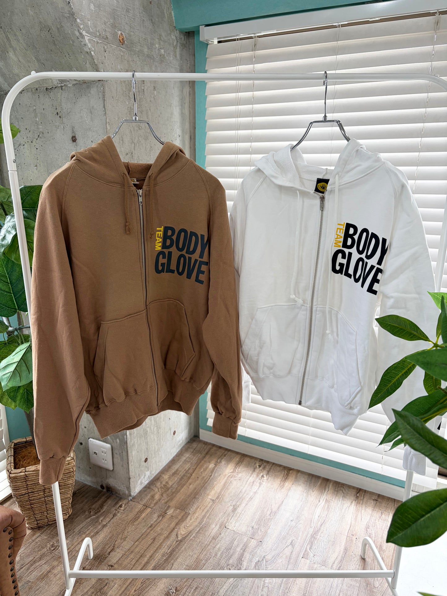 90's BODY GLOVE Zip-up Hoodie Beiju(size M)