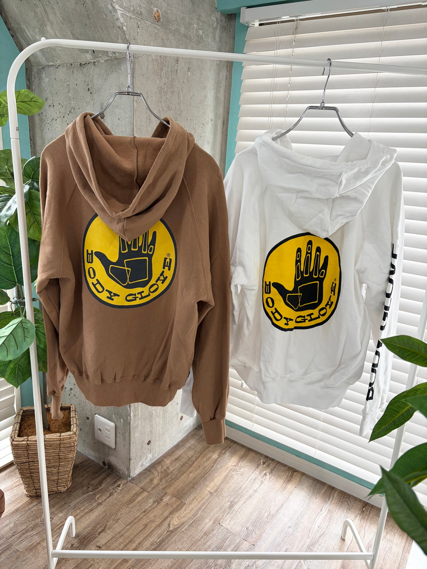 90's BODY GLOVE Zip-up Hoodie Beiju(size M)