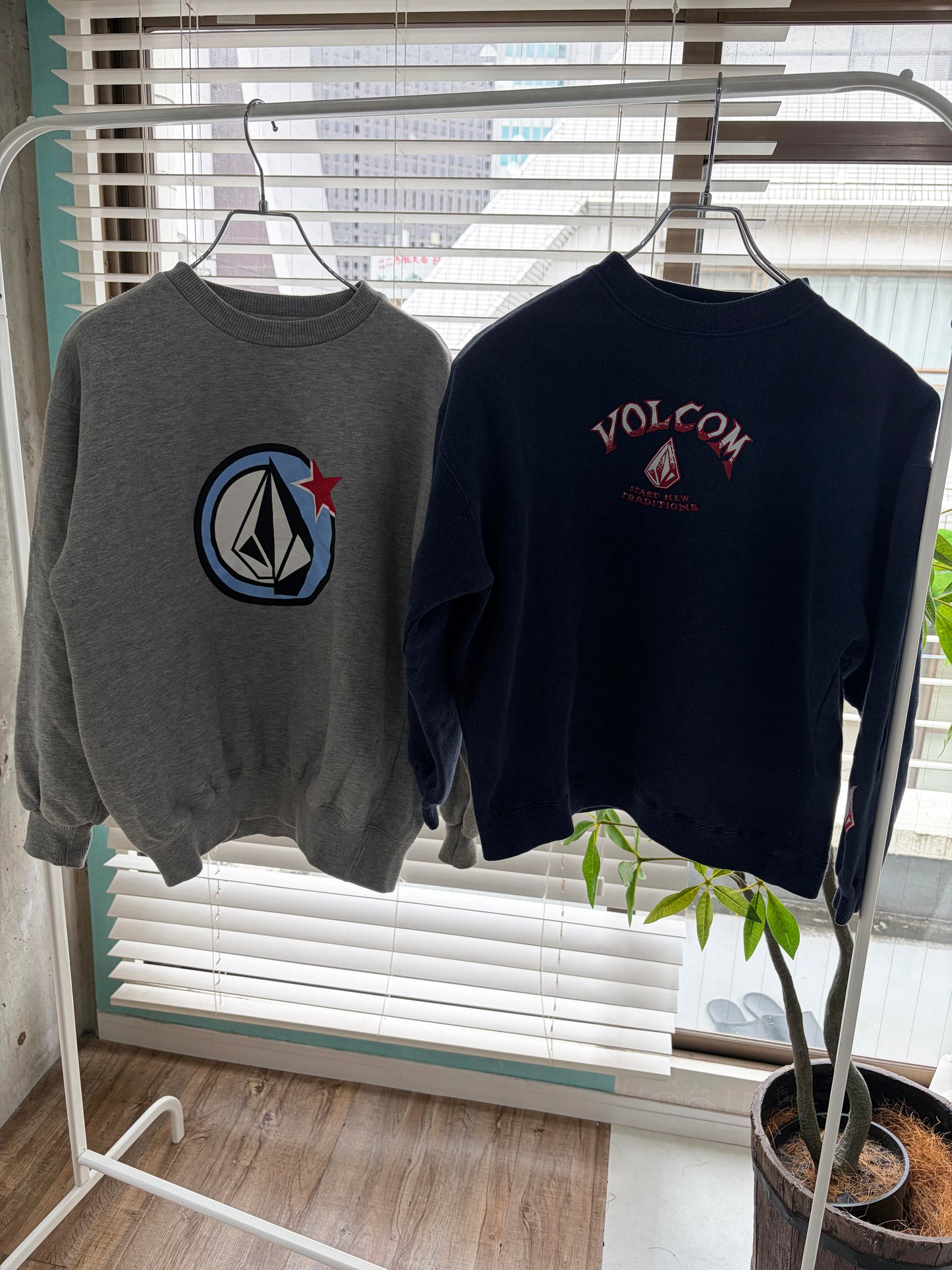 90's-00's Volcom sweat shirts Navy size L