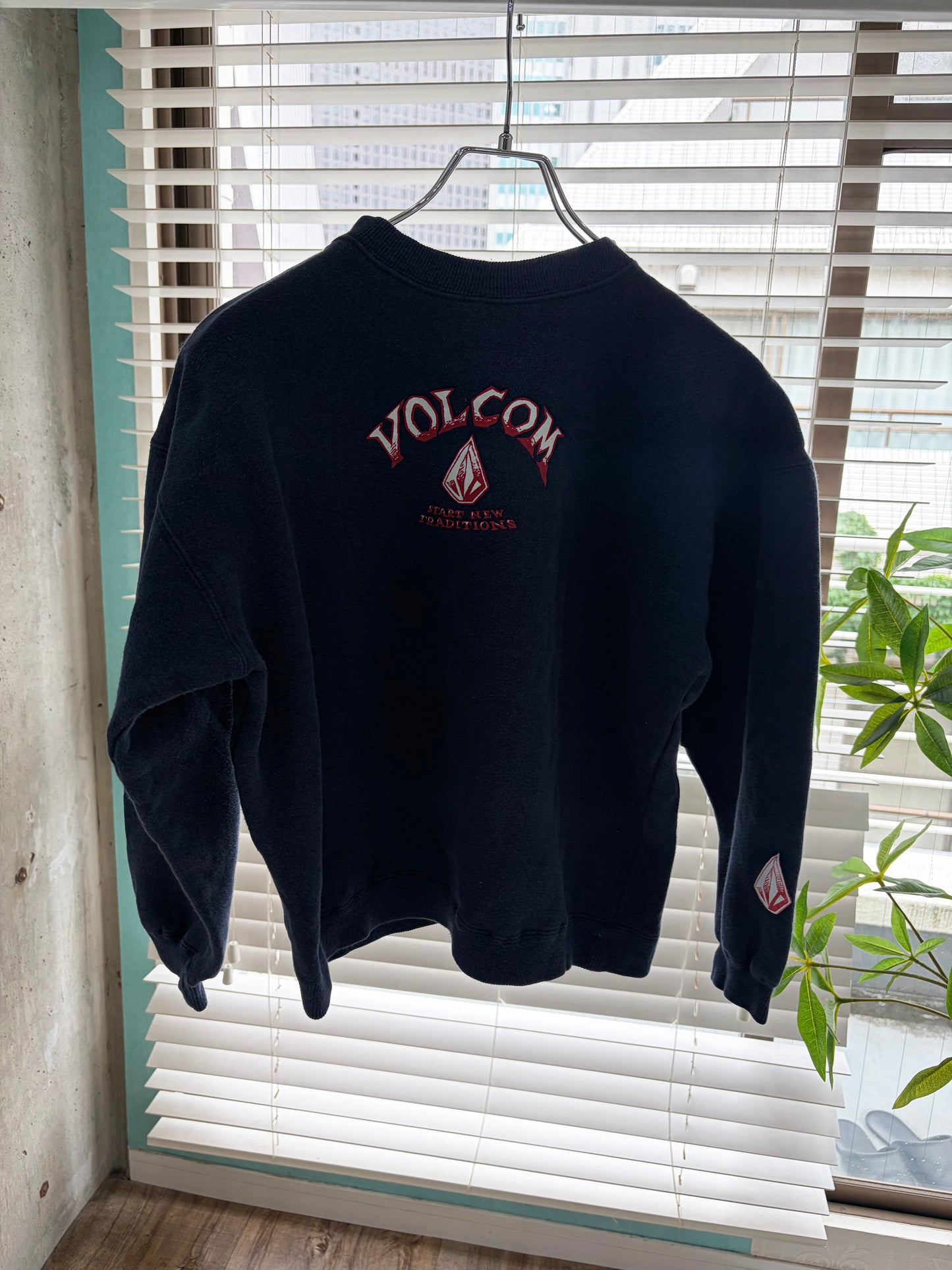 90's-00's Volcom sweat shirts Navy size L