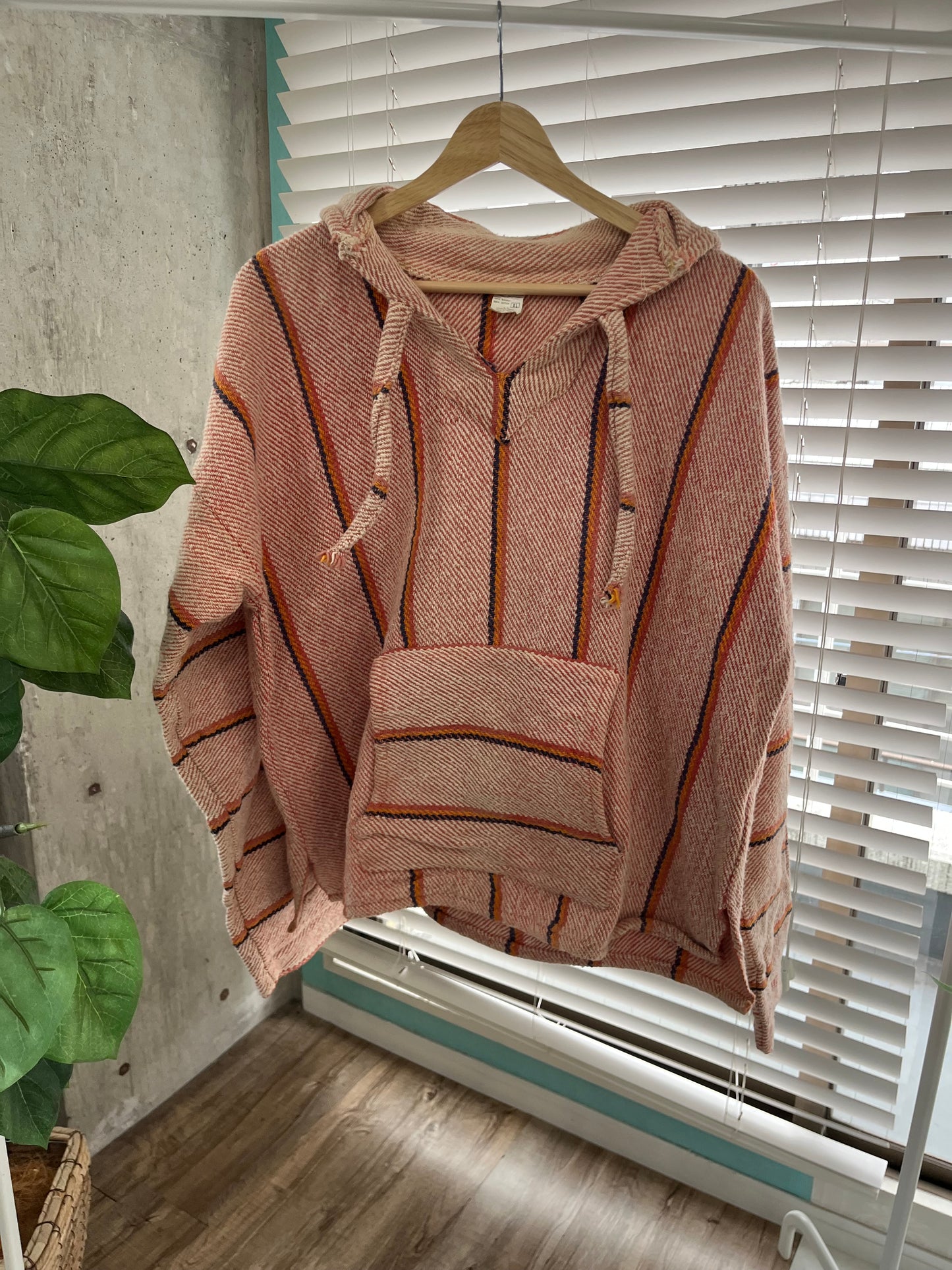 Centro Cobijero orange Baja Hoodie Mexican Parka (size XL)