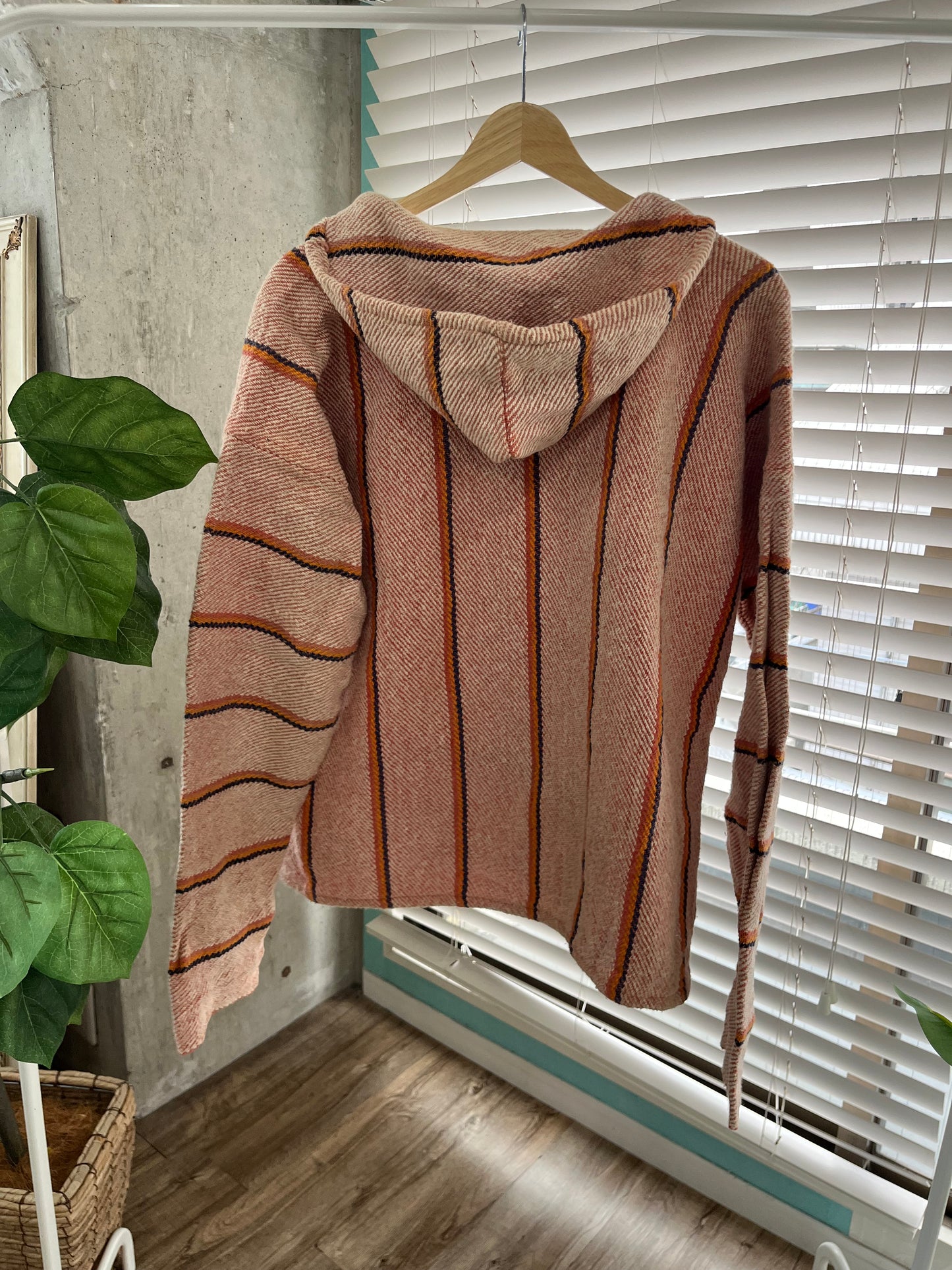 Centro Cobijero orange Baja Hoodie Mexican Parka (size XL)