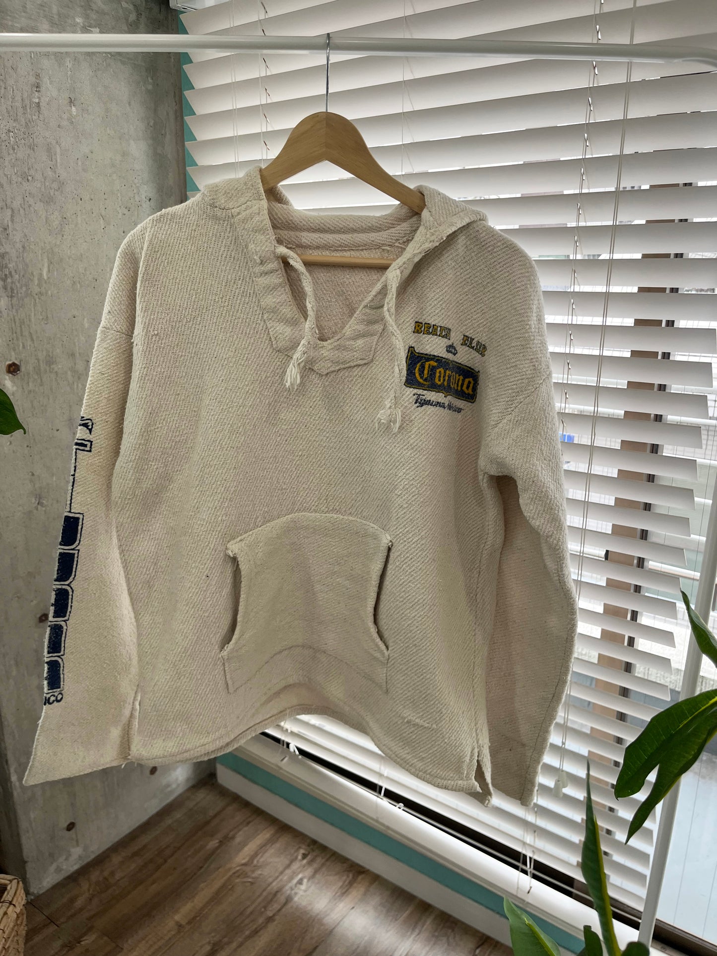 Beach Club Corona Beer Baja Hoodie (men's S-M相当)