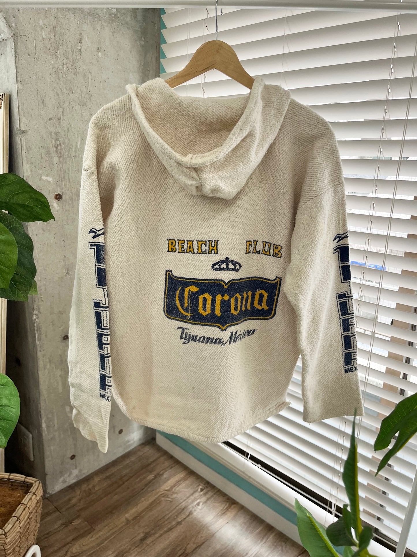 Beach Club Corona Beer Baja Hoodie (men's S-M相当)
