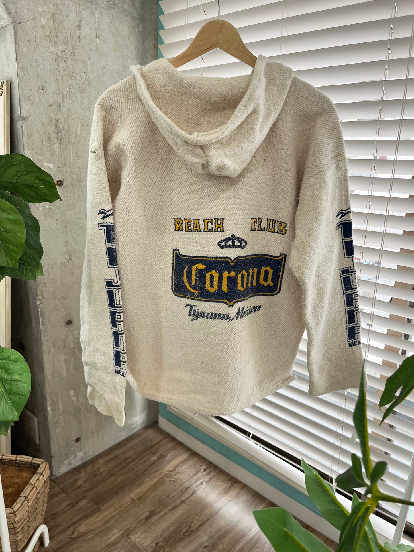 Beach Club Corona Beer Baja Hoodie (men's S-M相当)