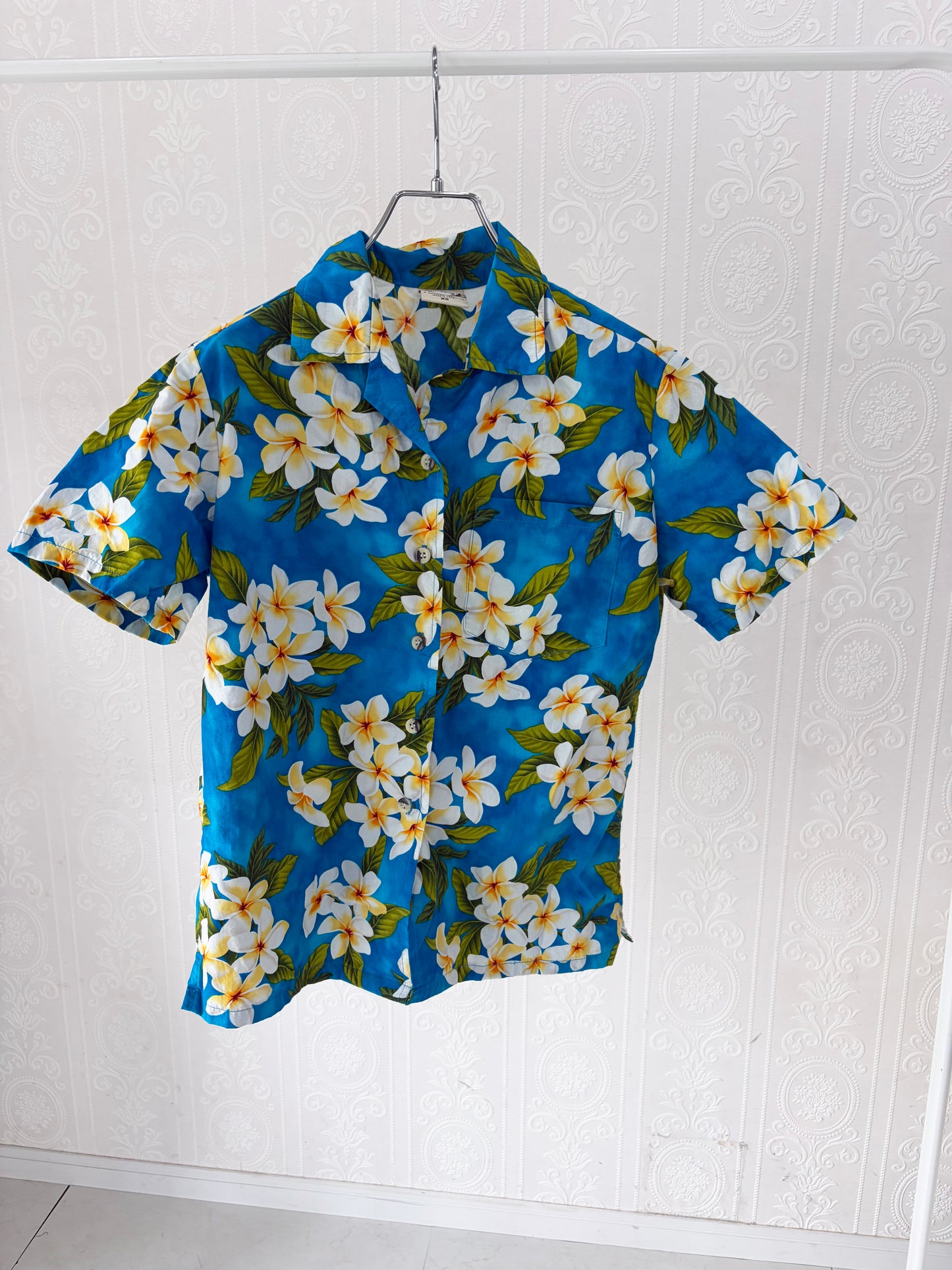 GO BARE FOOT Hawaiian Shirt Made in USA  Size XS