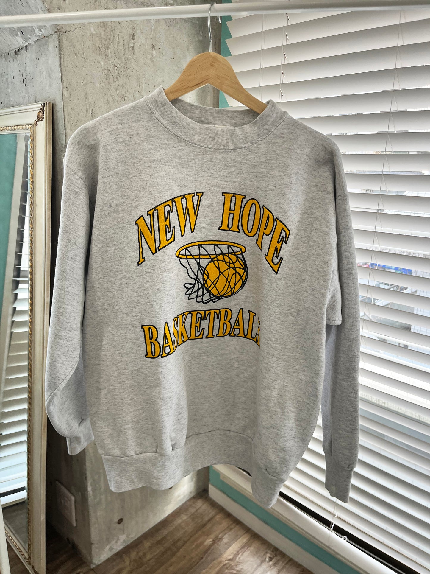 USED NEW HOPE BASKETBALL Sweat Shirt size XL