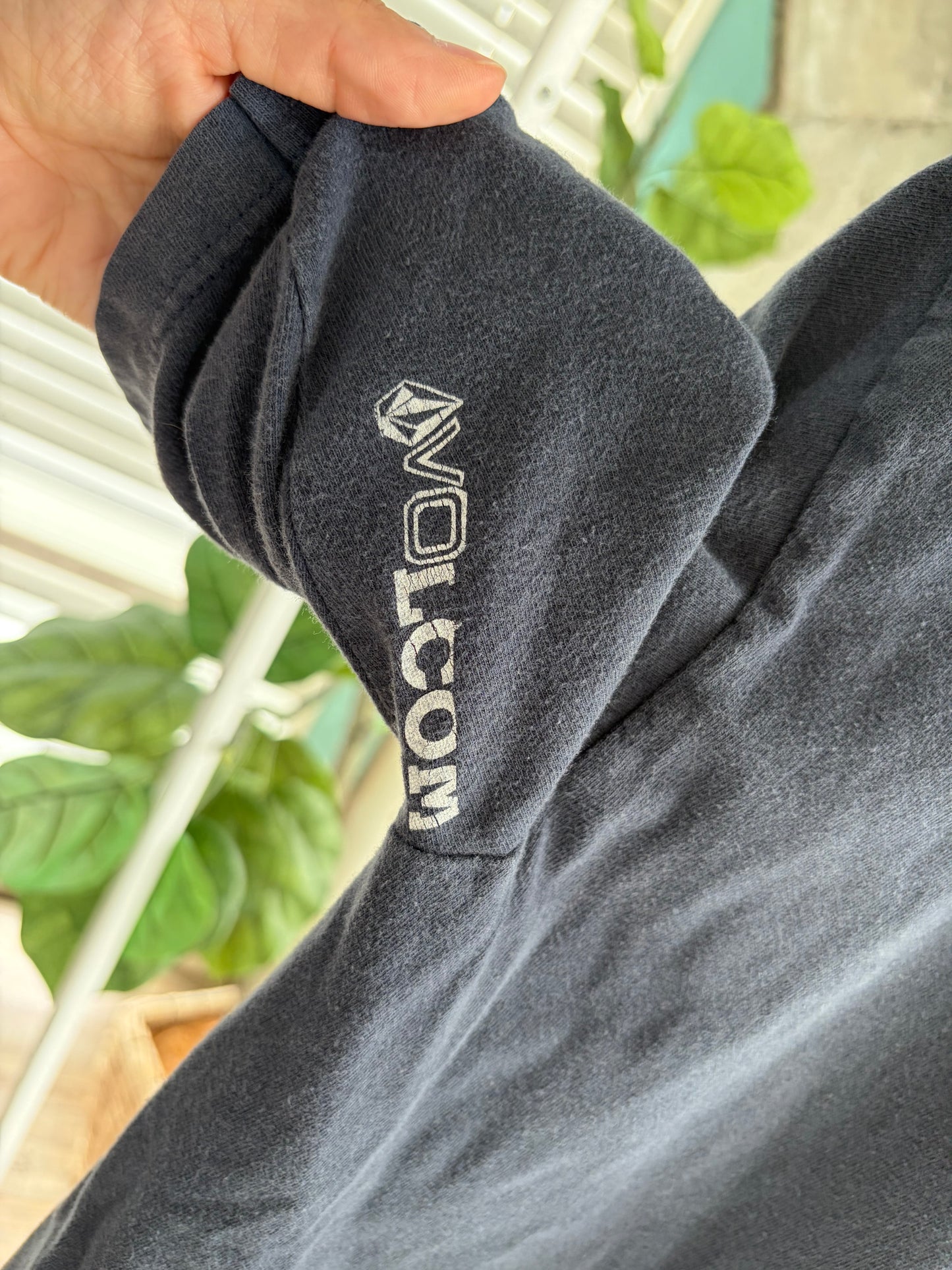 Early 2000's VOLCOM flont Logo Tee (men's S)