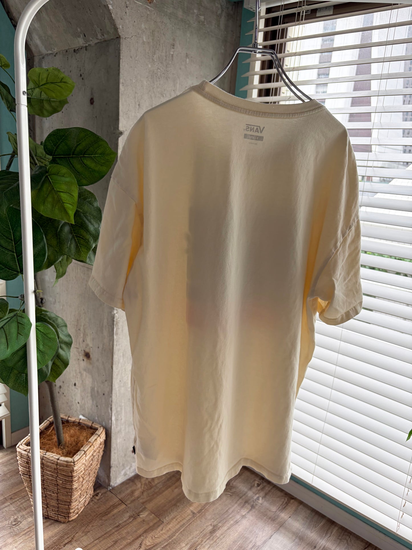USED Vans Resort Club Short Sleeve t-shirt size XL