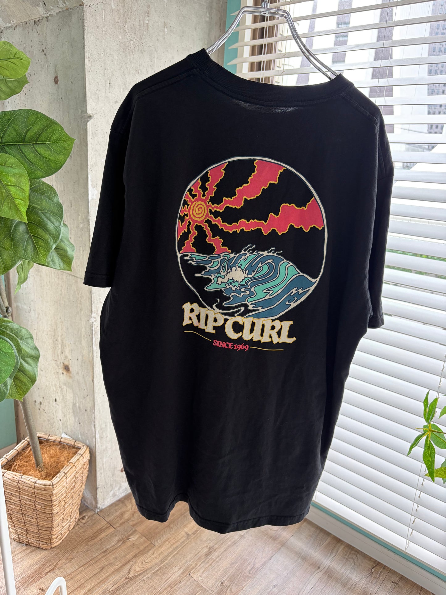 USED RipCurl Surf Tee men's XL