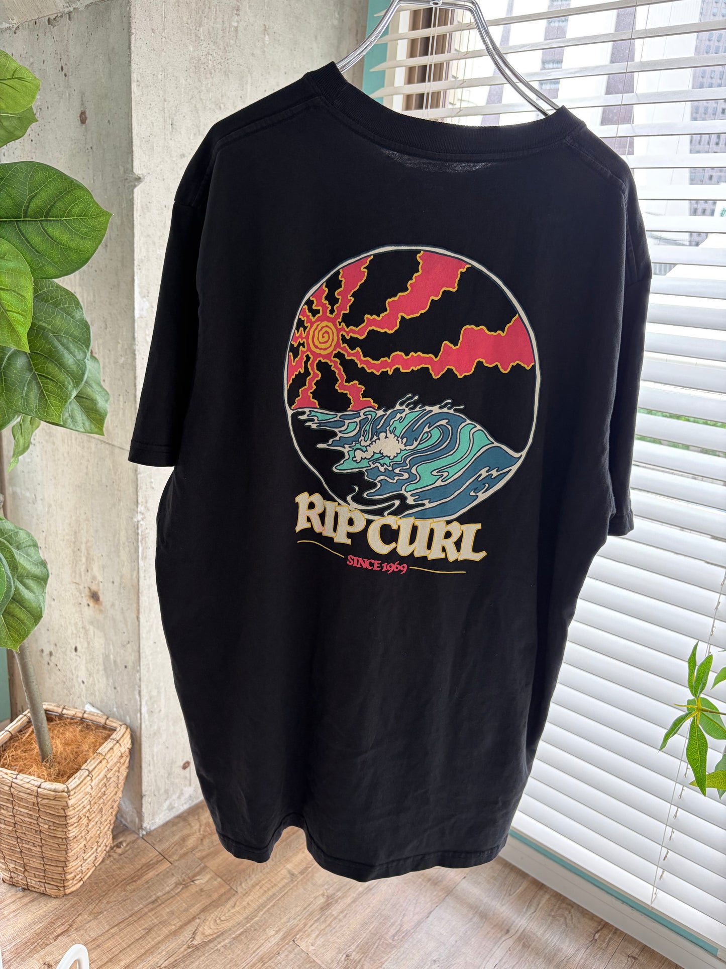 USED RipCurl Surf Tee men's XL