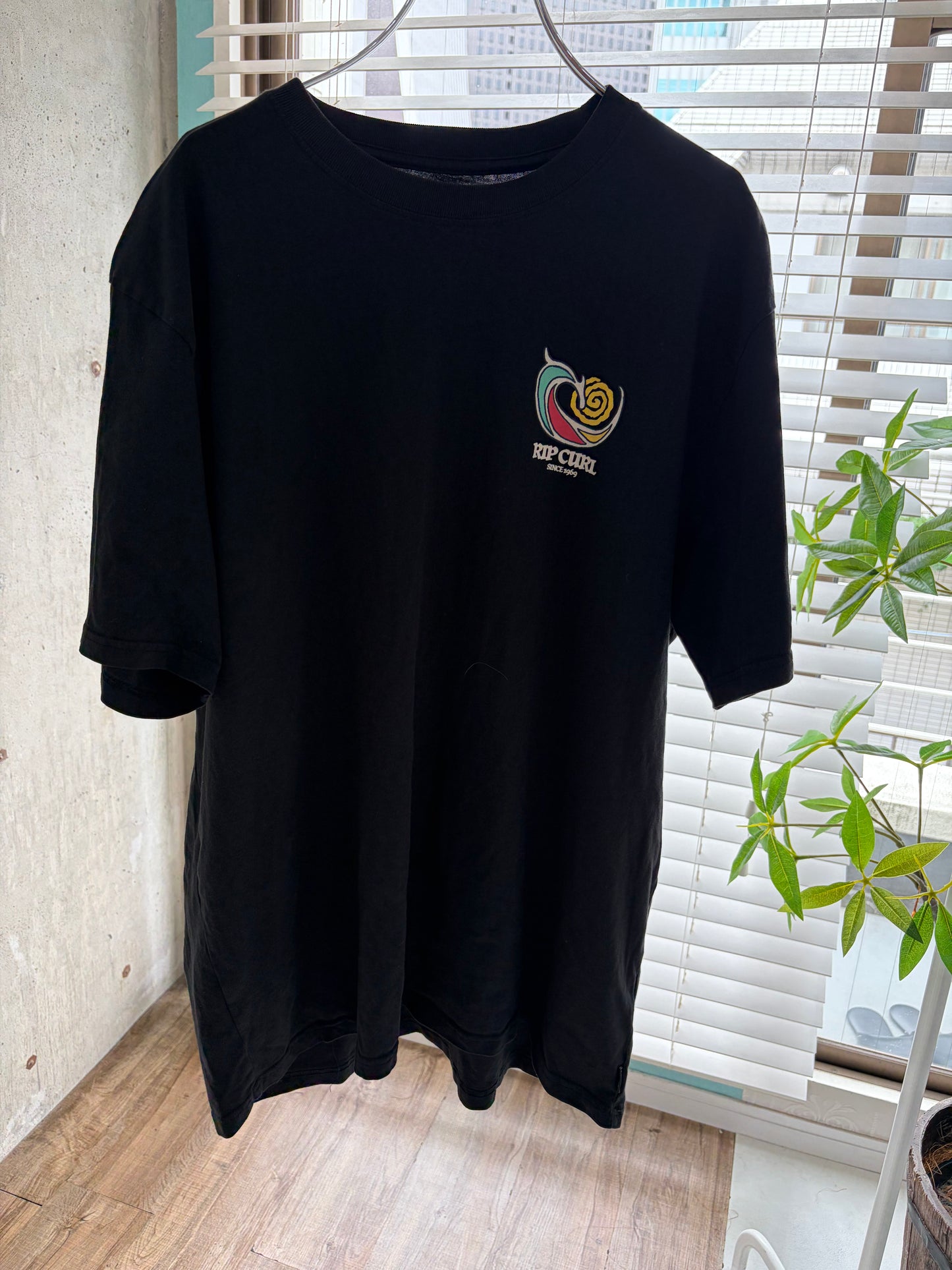 USED RipCurl Surf Tee men's XL