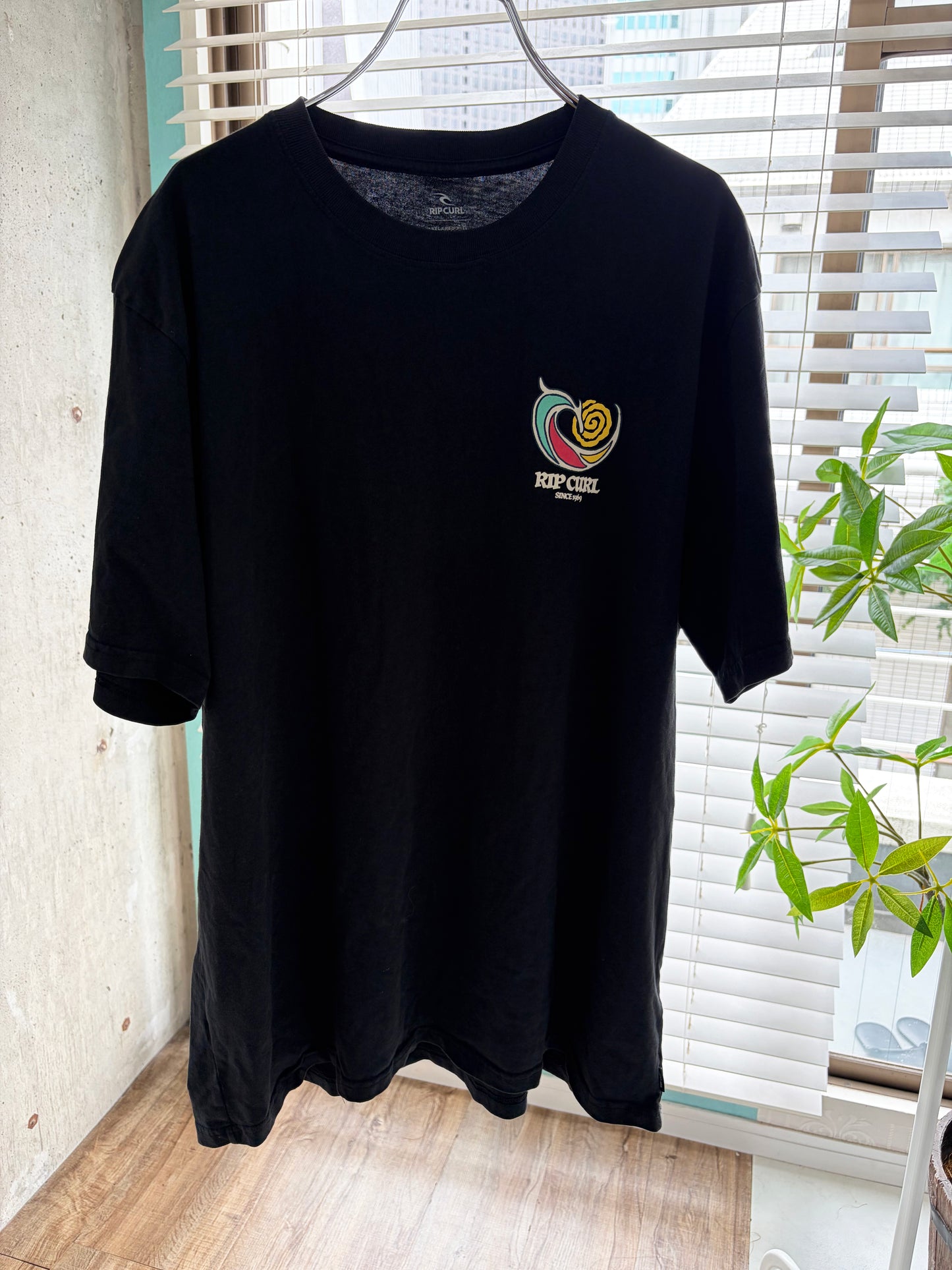 USED RipCurl Surf Tee men's XL