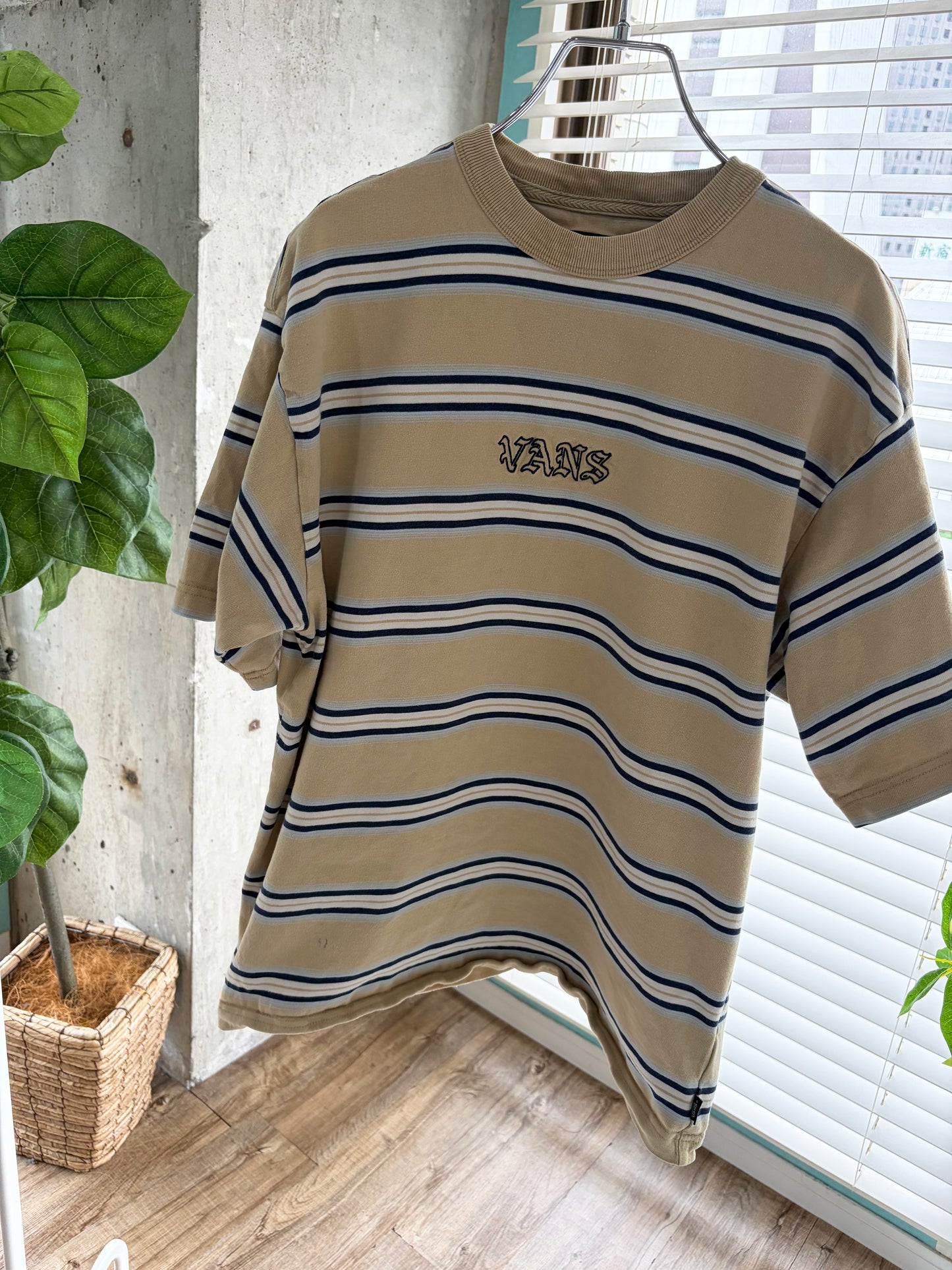 USED VANS Striped Tee size M