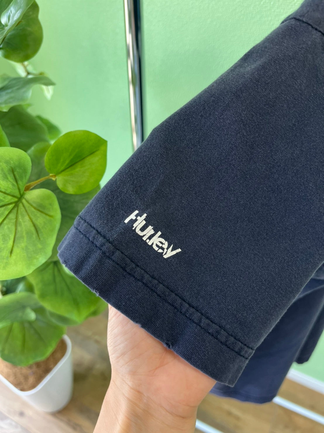 【HURLEY】00's HURLEY Y2K navy Vintage T-Shirt  （men's M)