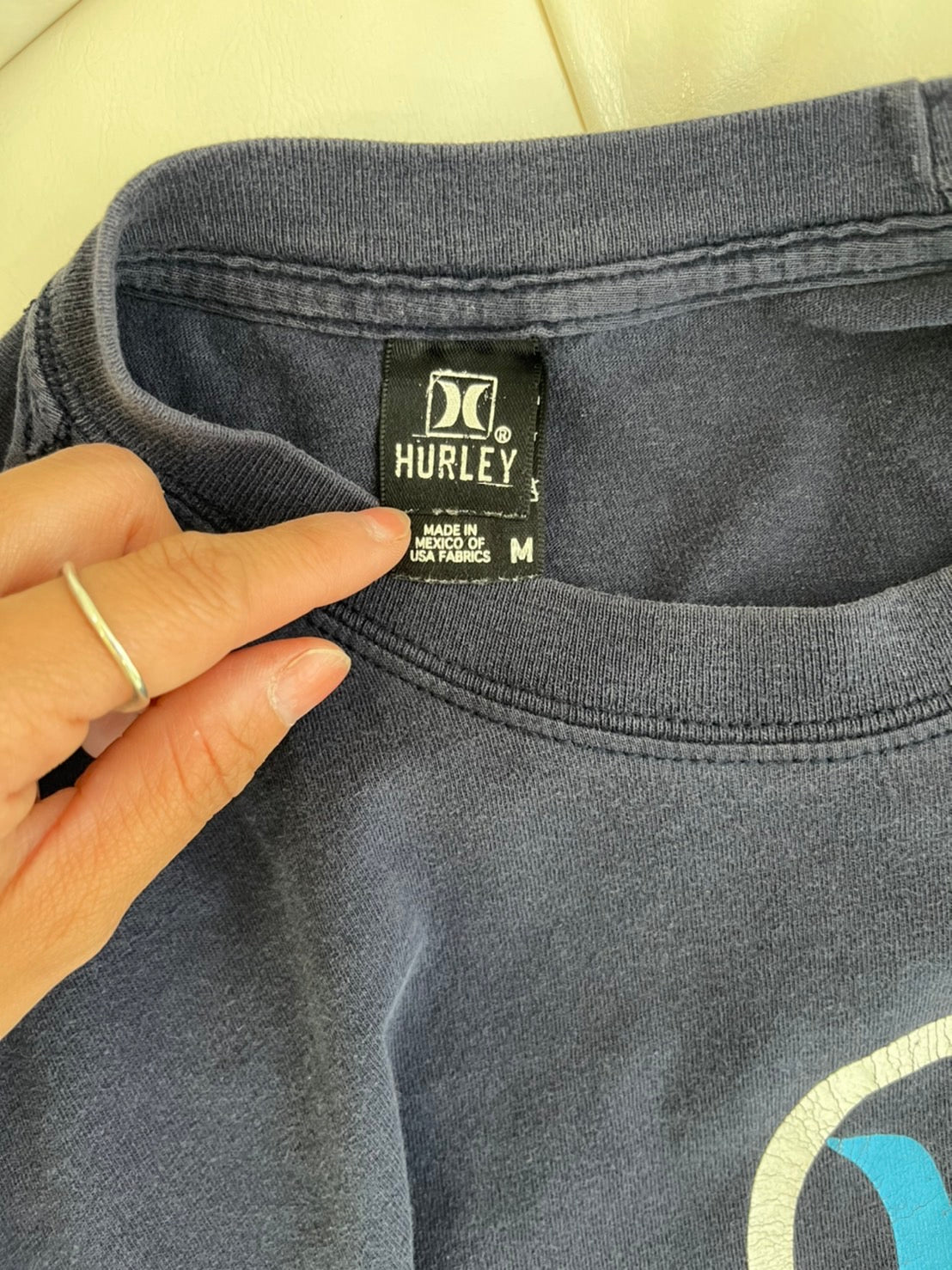 【HURLEY】00's HURLEY Y2K navy Vintage T-Shirt  （men's M)