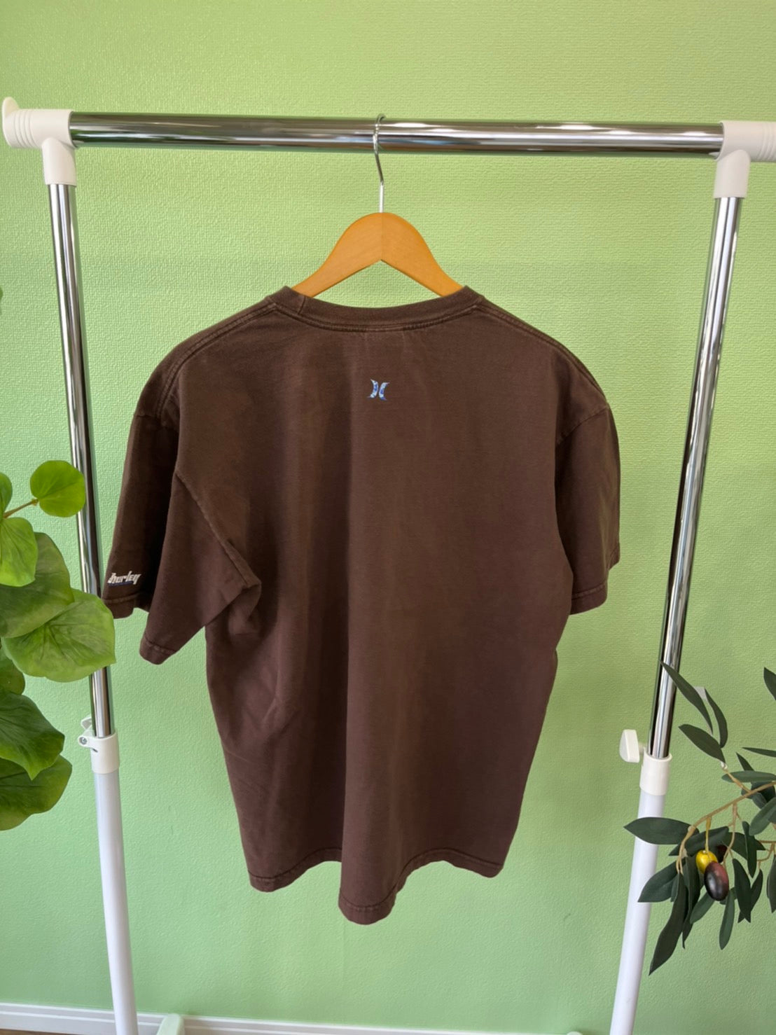 【Hurley】vintage Y2K logo brown  assembled in Mexico(USA fabric) t-shirt  (men's XL)