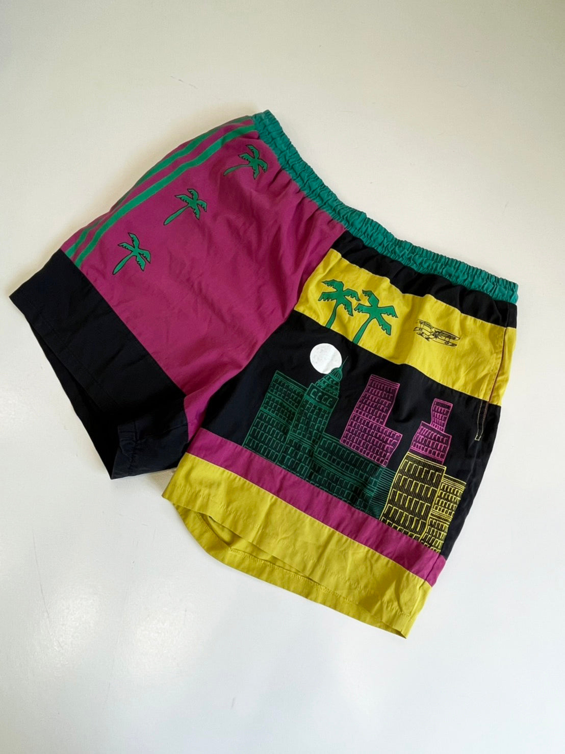 【EURO vintage 】BEACH TOWN vintage beach shorts  メンズ 水着 サーフパンツ ボードショーツ (men's Lサイズ）