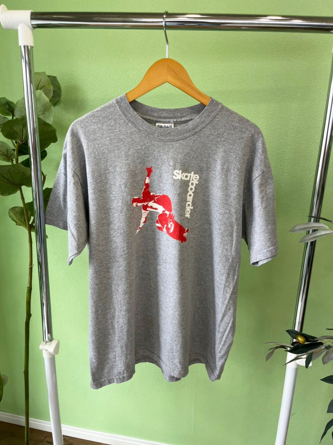 【USED】GILDAN skateboarder t-shirt (men's L)